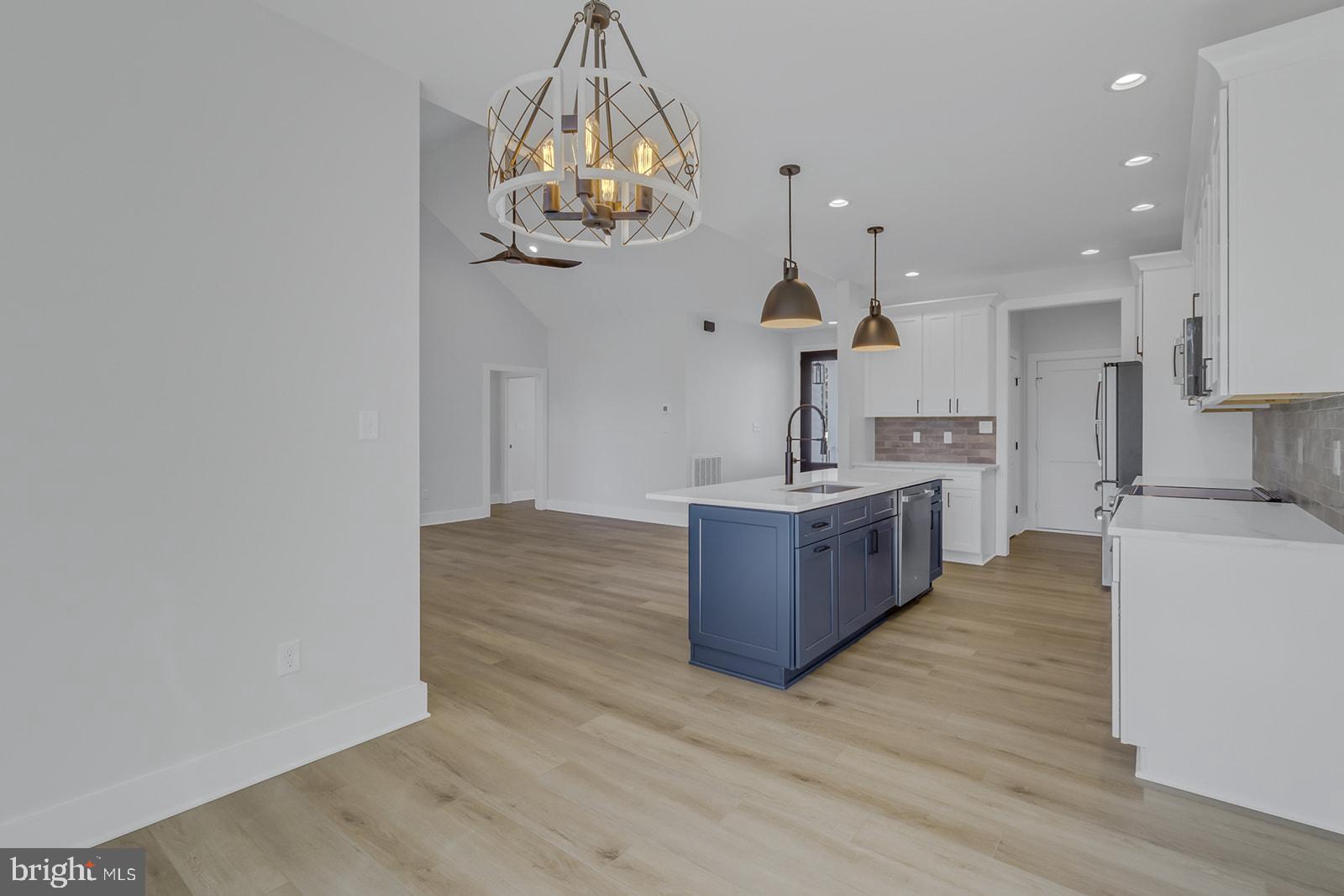 CHESAPEAKE HARBOR - Residential