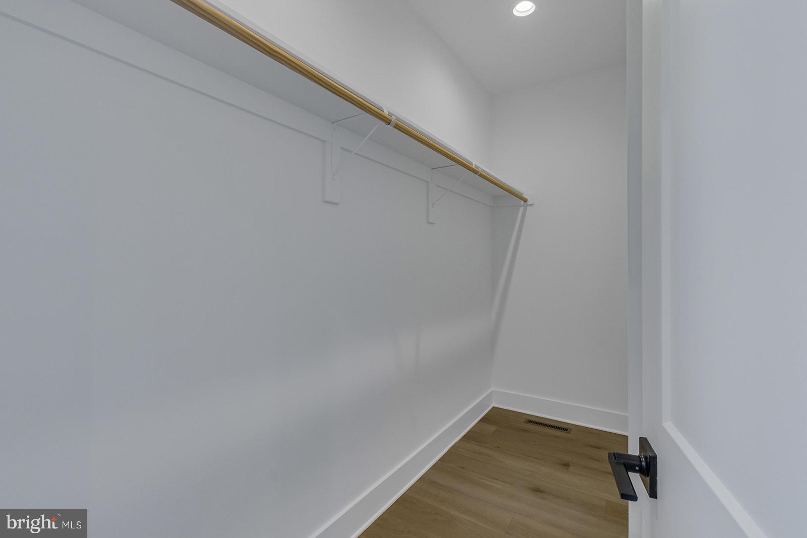 CHESAPEAKE HARBOR - Residential