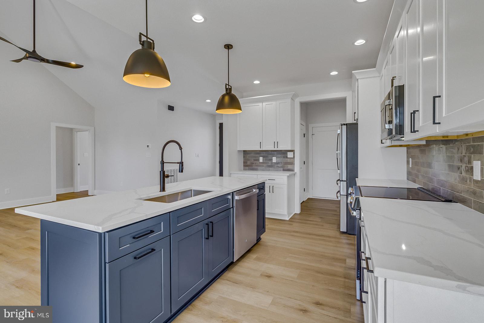 CHESAPEAKE HARBOR - Residential