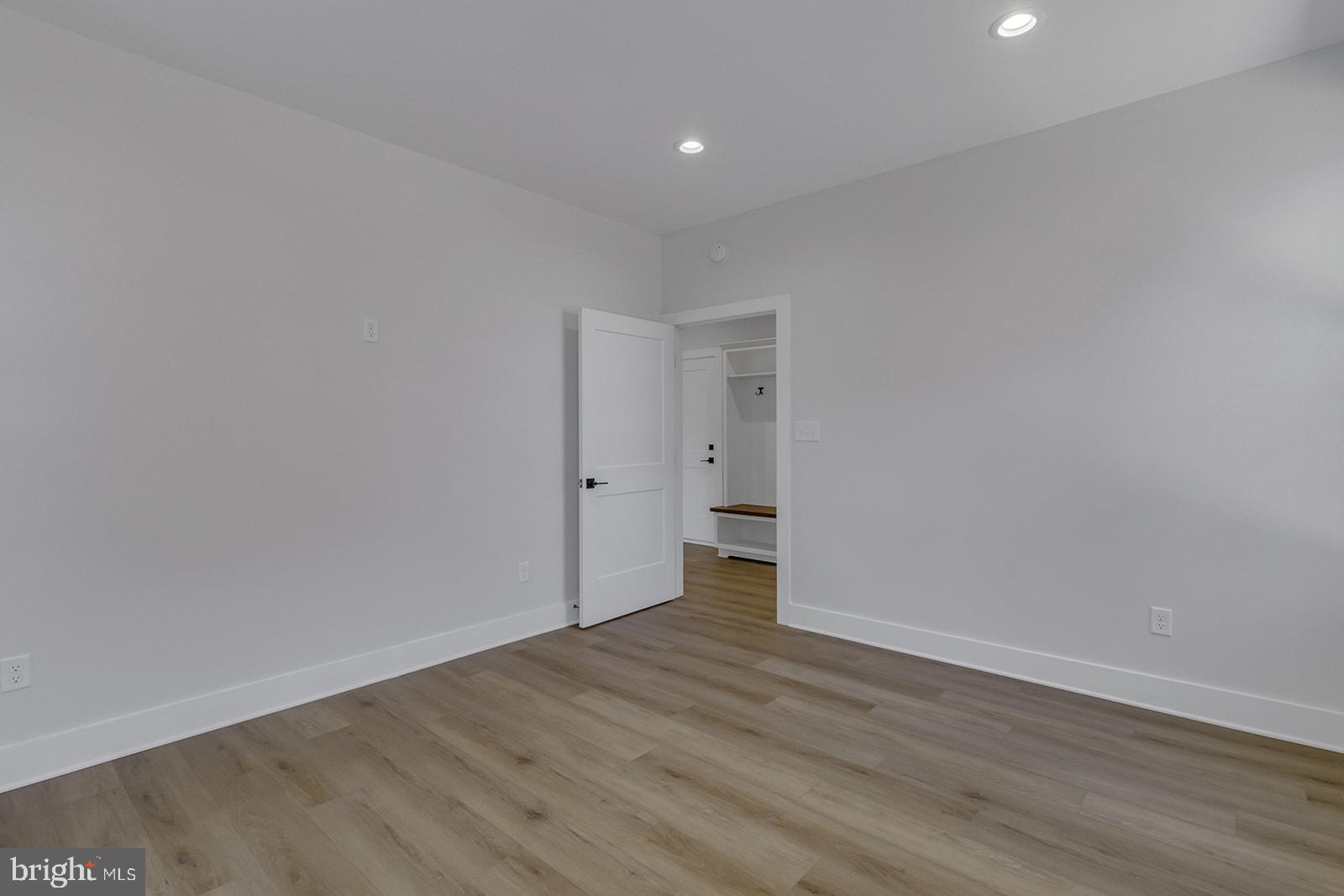 CHESAPEAKE HARBOR - Residential