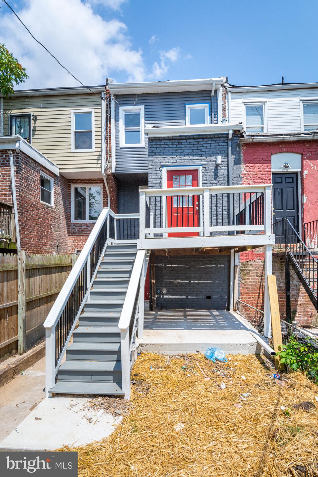 COLD SPRING NEWTOWN - Residential