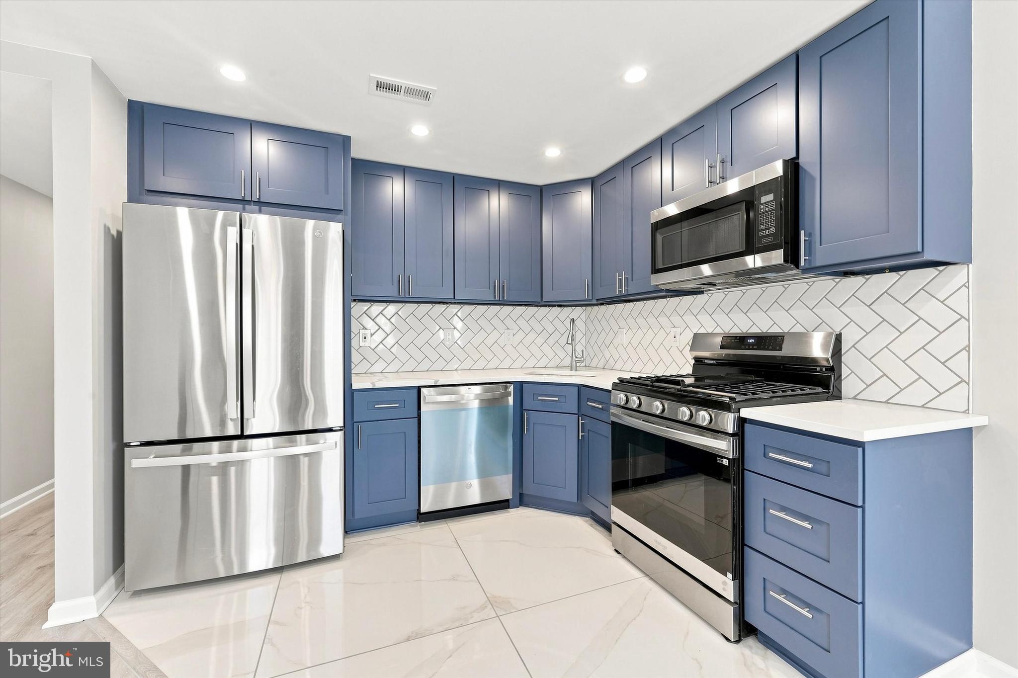 2649 E CLEARFIELD STREET UNIT B (2ND FLOOR)