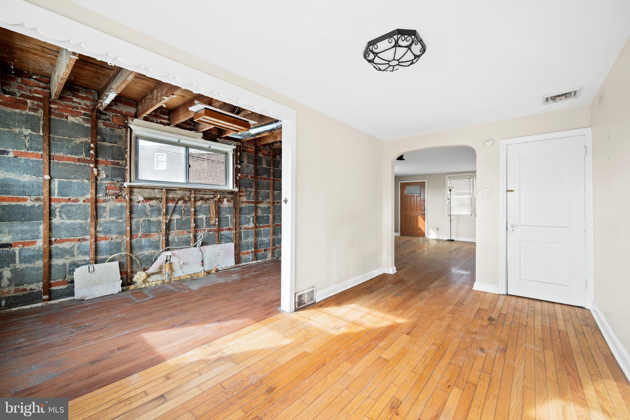 CLIFTON HEIGHTS - Residential