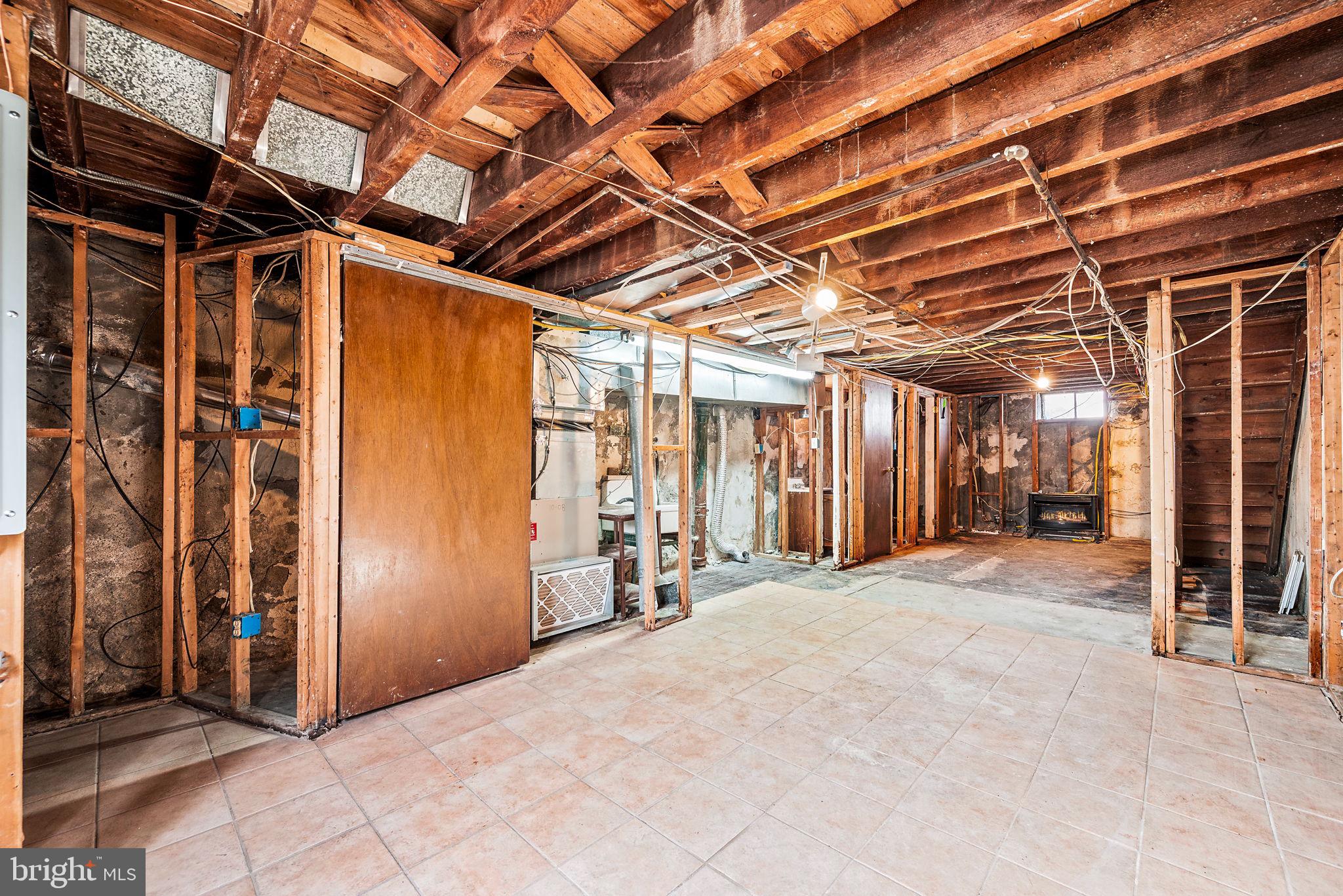 CLIFTON HEIGHTS - Residential