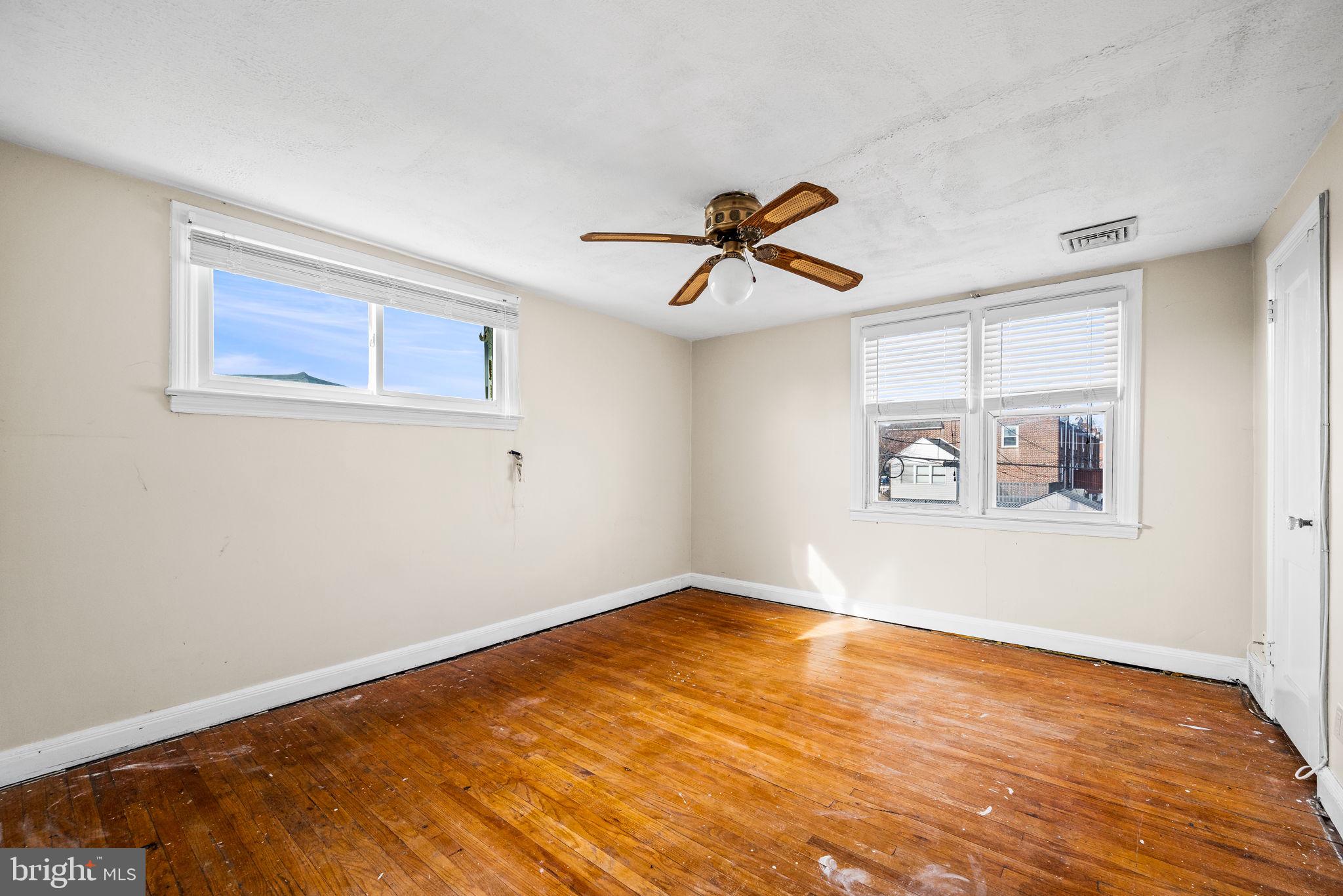 CLIFTON HEIGHTS - Residential