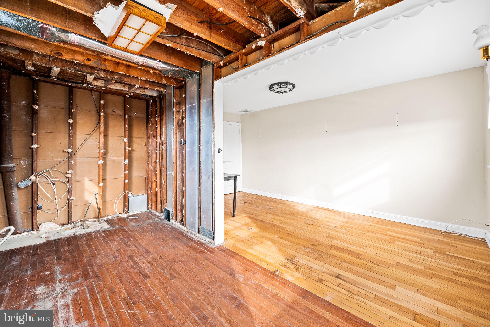 CLIFTON HEIGHTS - Residential