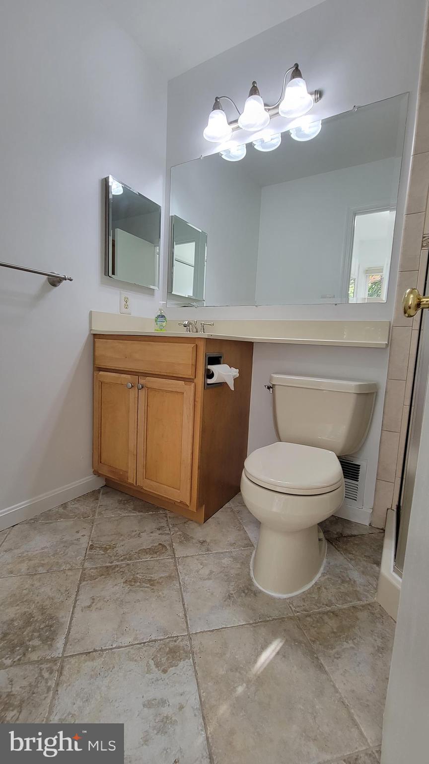 VILLA D ESTE VILLAGE - Residential Lease