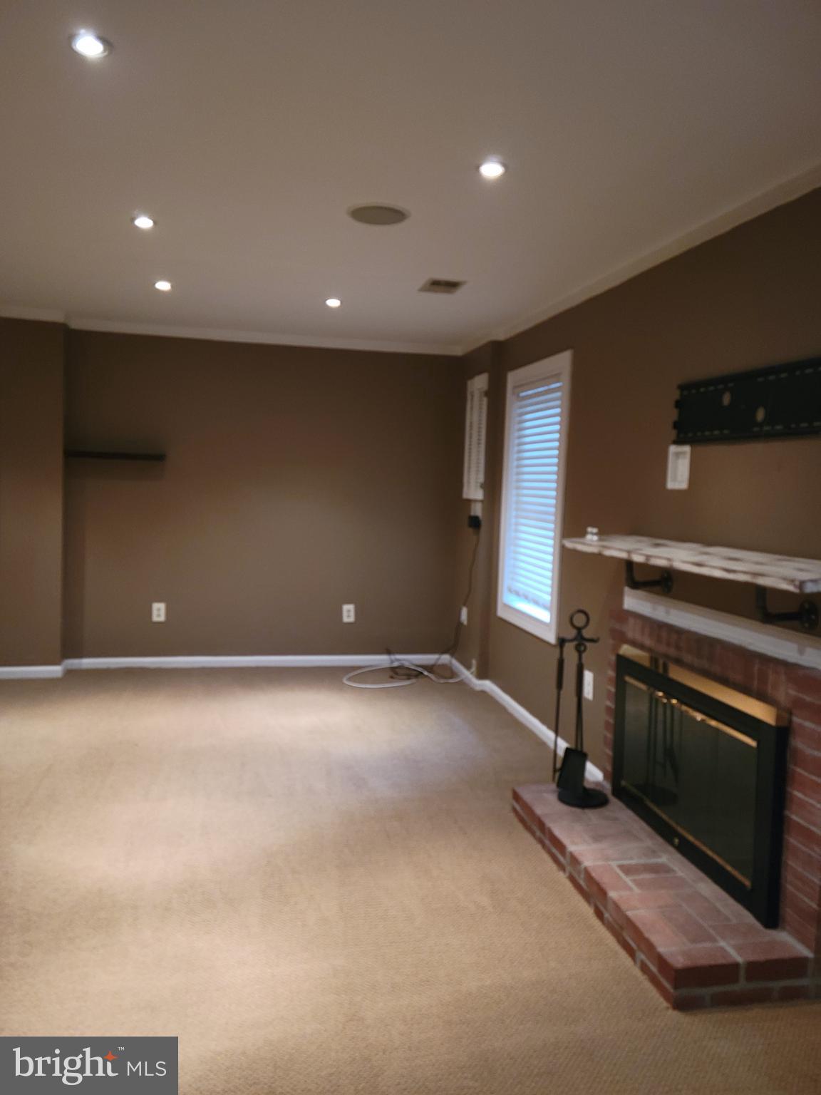 VILLA D ESTE VILLAGE - Residential Lease