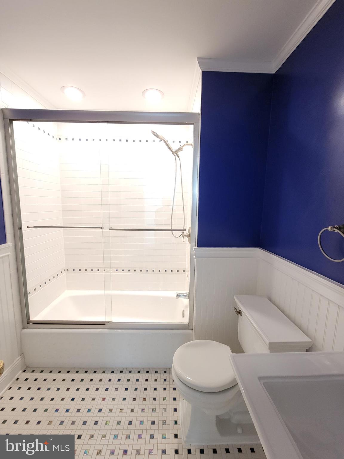 VILLA D ESTE VILLAGE - Residential Lease