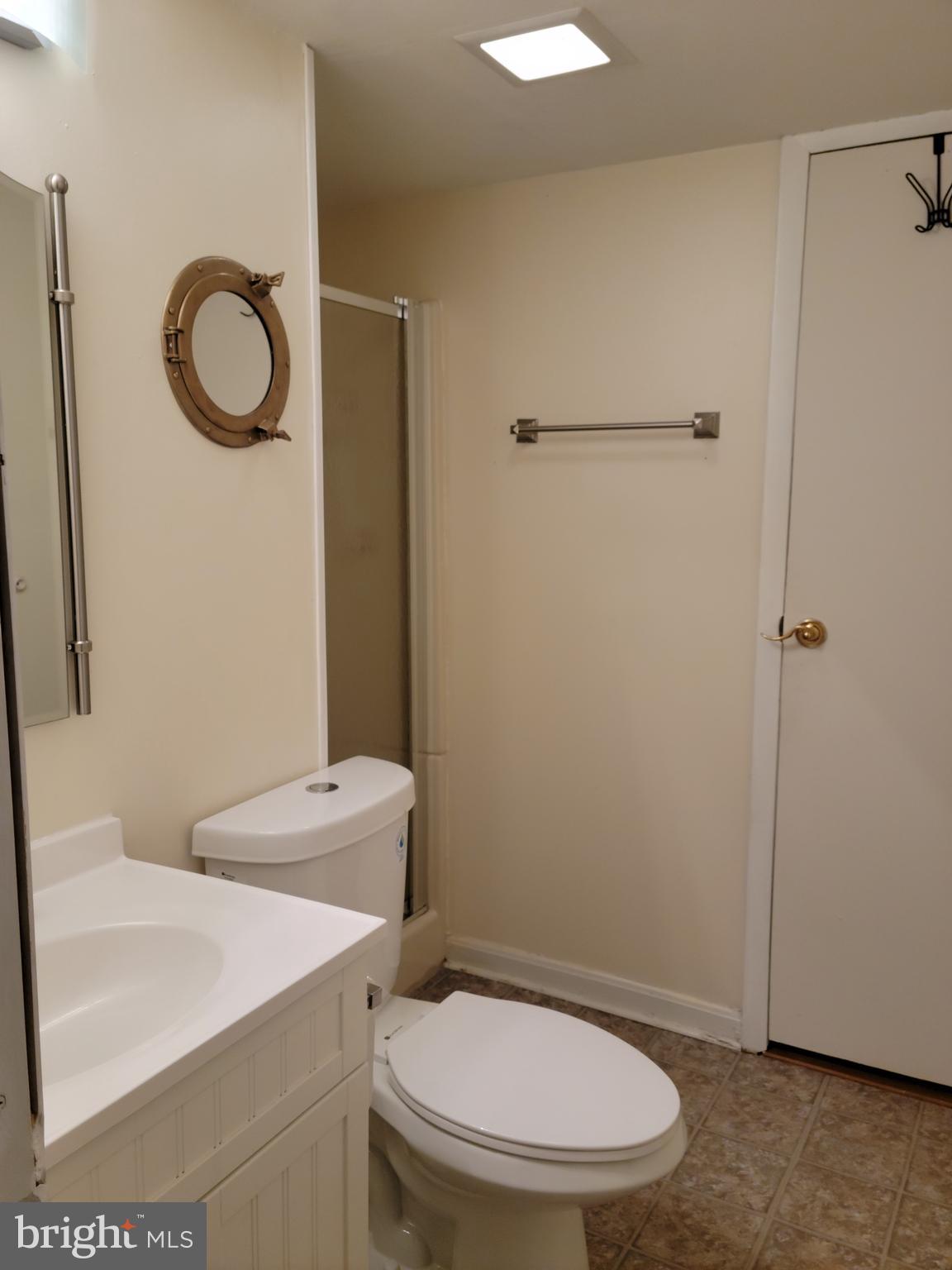 VILLA D ESTE VILLAGE - Residential Lease