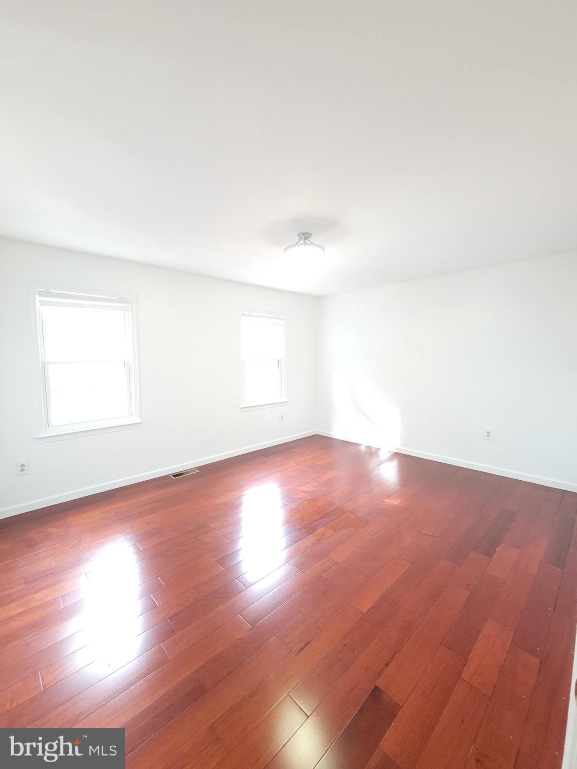 VILLA D ESTE VILLAGE - Residential Lease