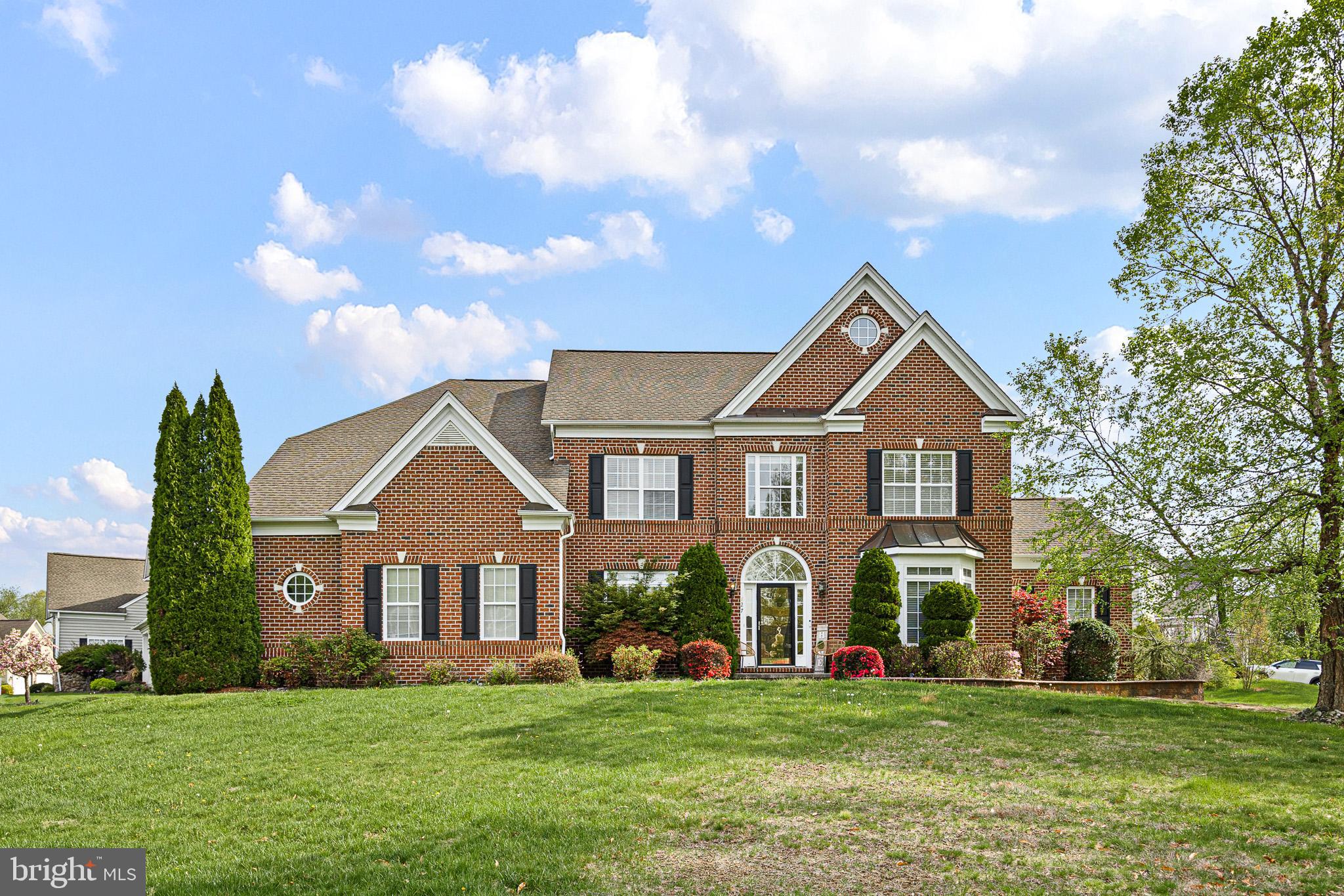 627 NESTING LANE