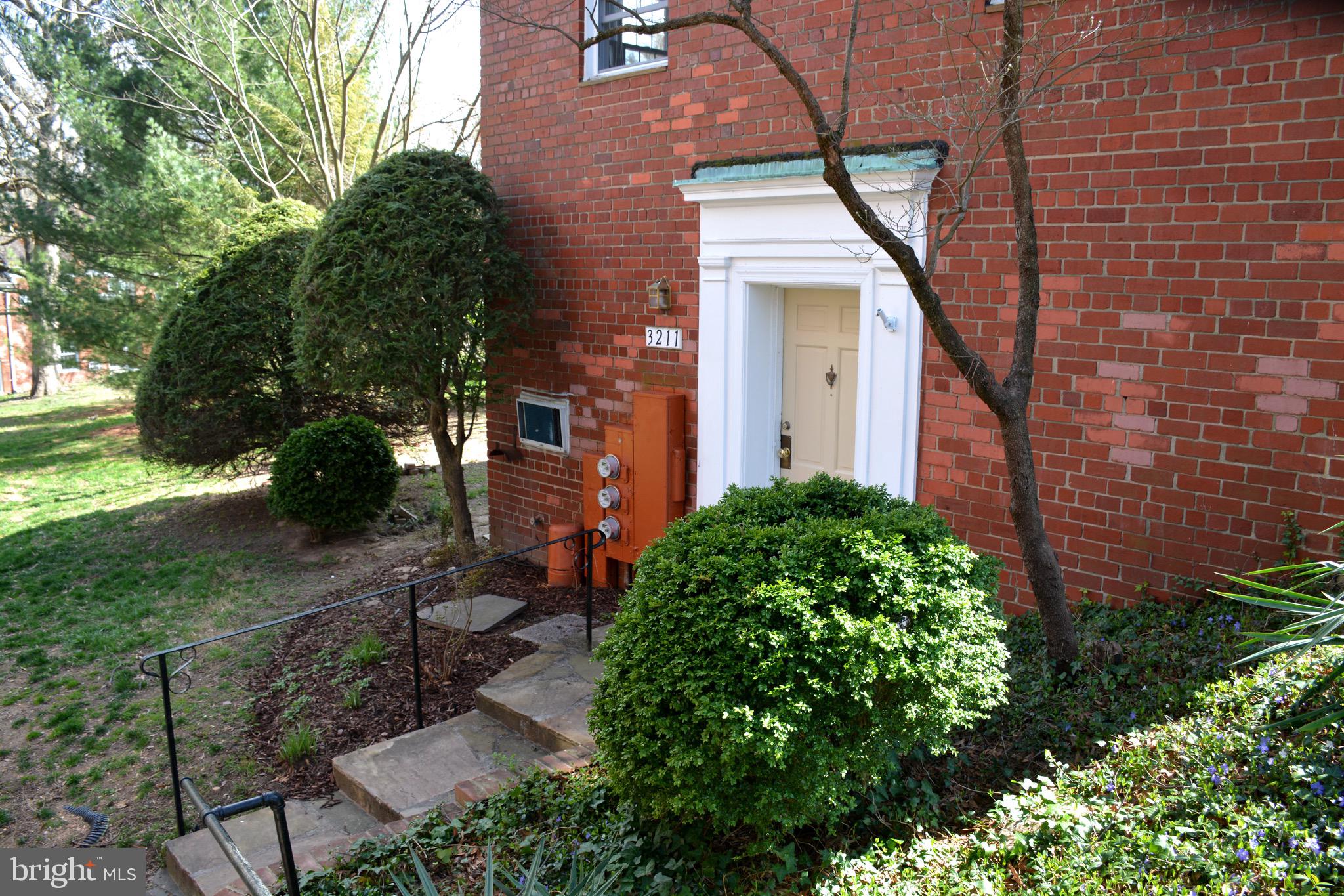 PARKFAIRFAX - Residential Lease