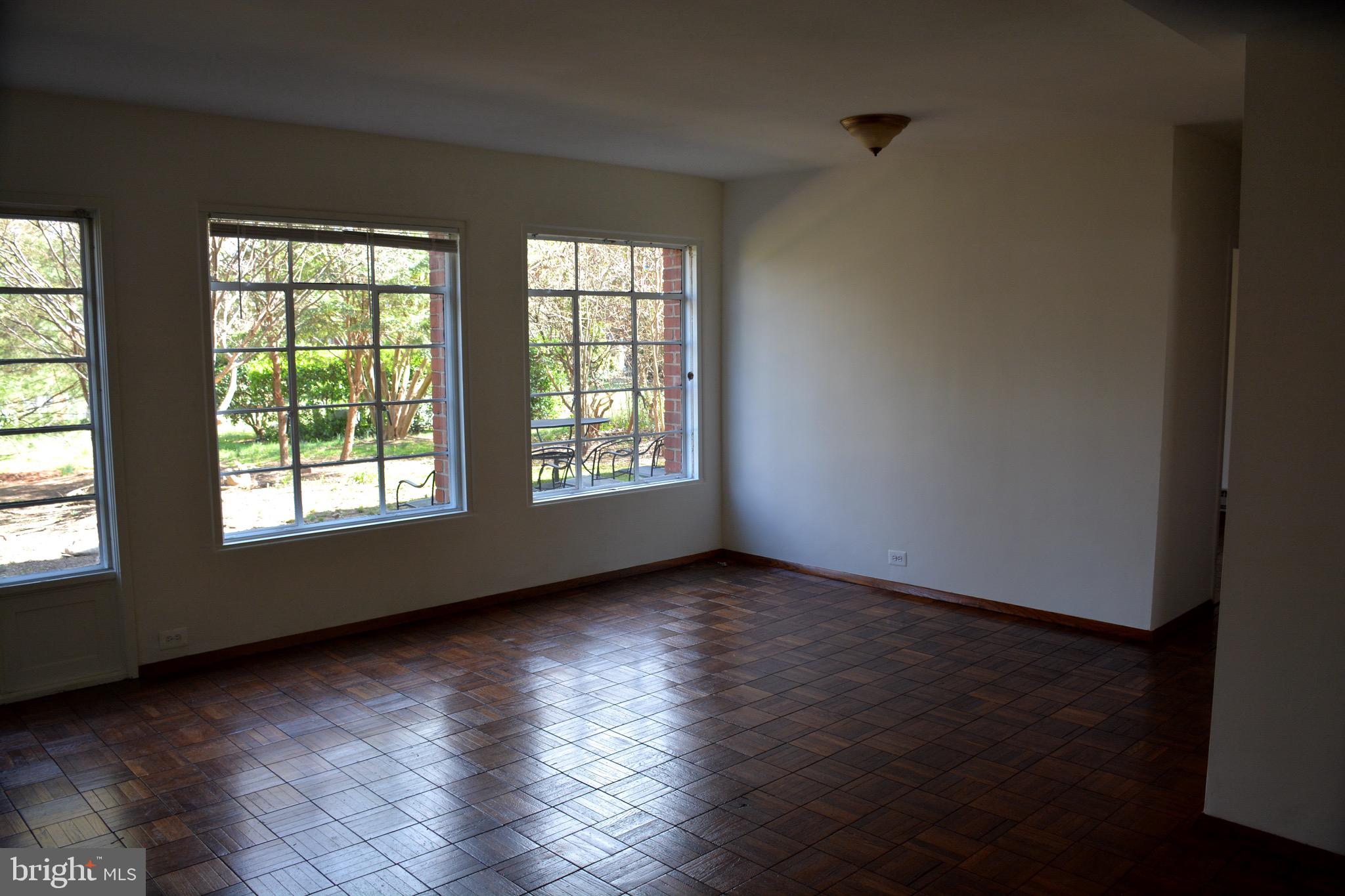 PARKFAIRFAX - Residential Lease