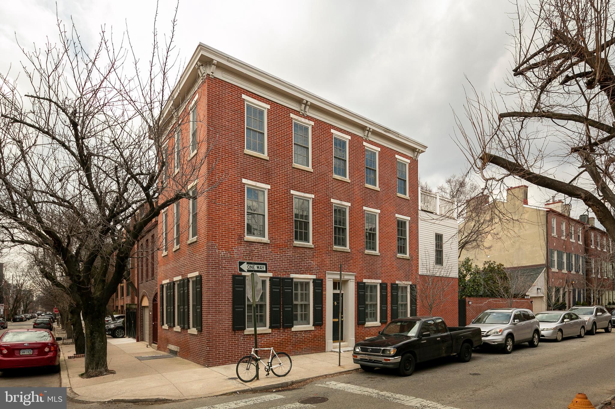 QUEEN VILLAGE - Residential