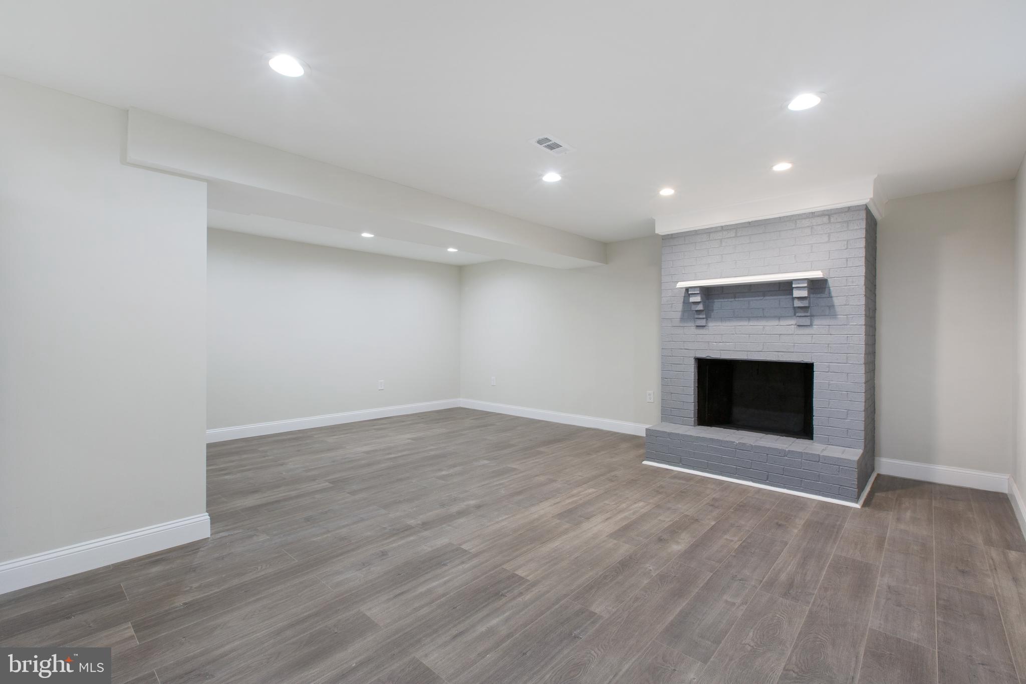 ROLLING ACRES - Residential