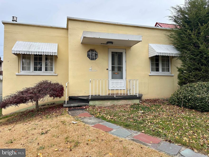 Charming rancher.  Large eat in kitchen, Living room has a fireplace. Lower level has a finished family room. Lots of storage. Screened in porch with fenced in yard.