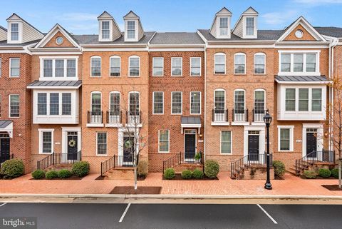 Townhouse For Sale - 274 High Rail Terrace<br/> LEESBURG, VA 20175