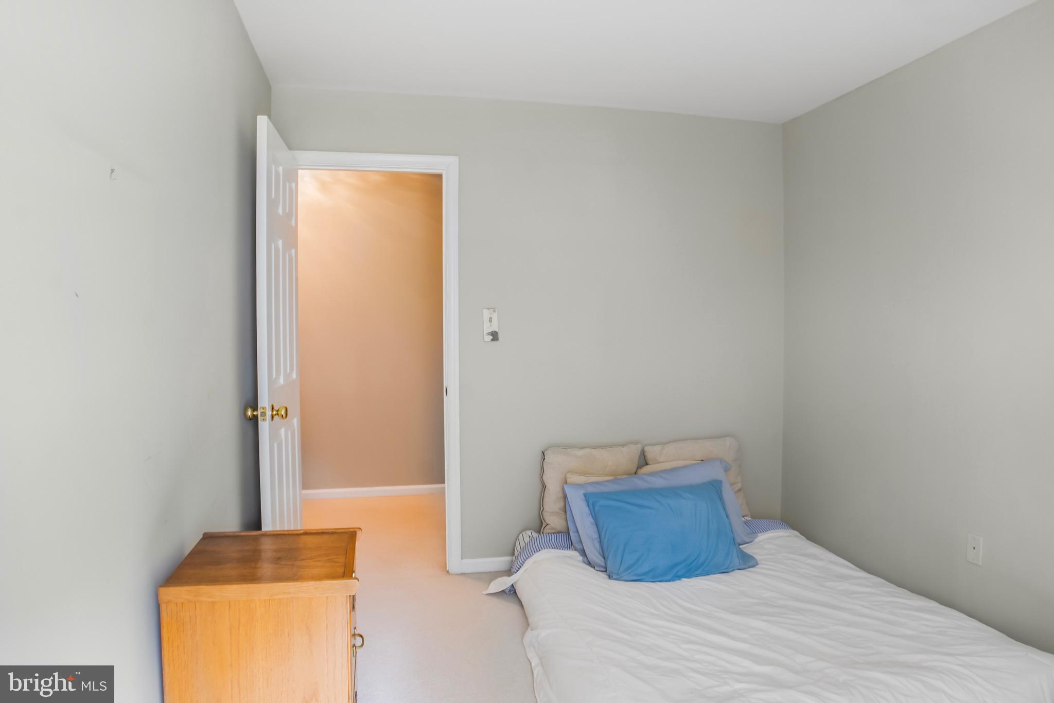 TALL OAKS - Residential