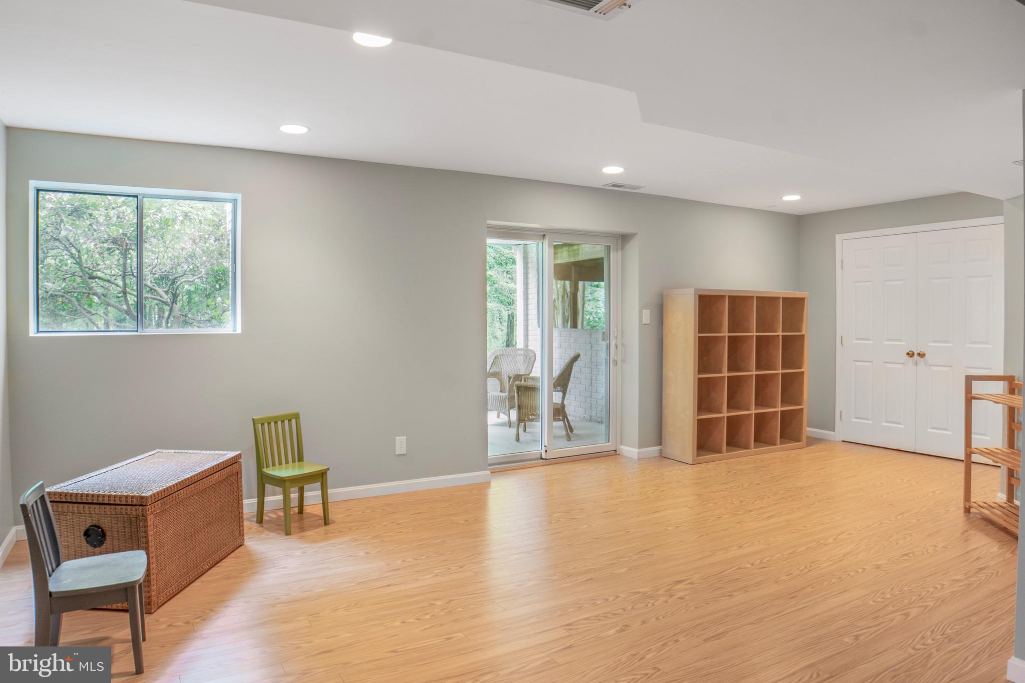 TALL OAKS - Residential