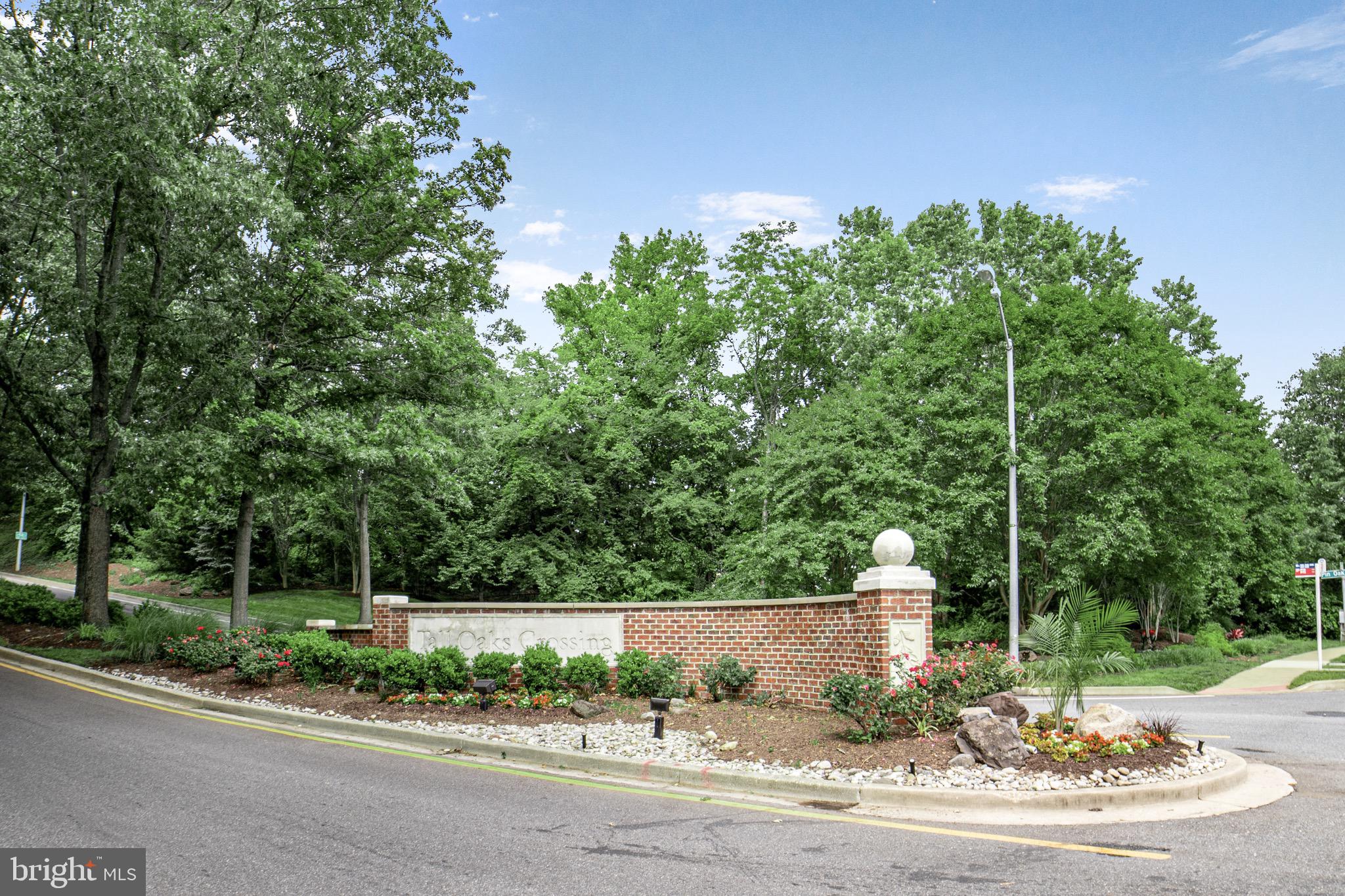 TALL OAKS - Residential