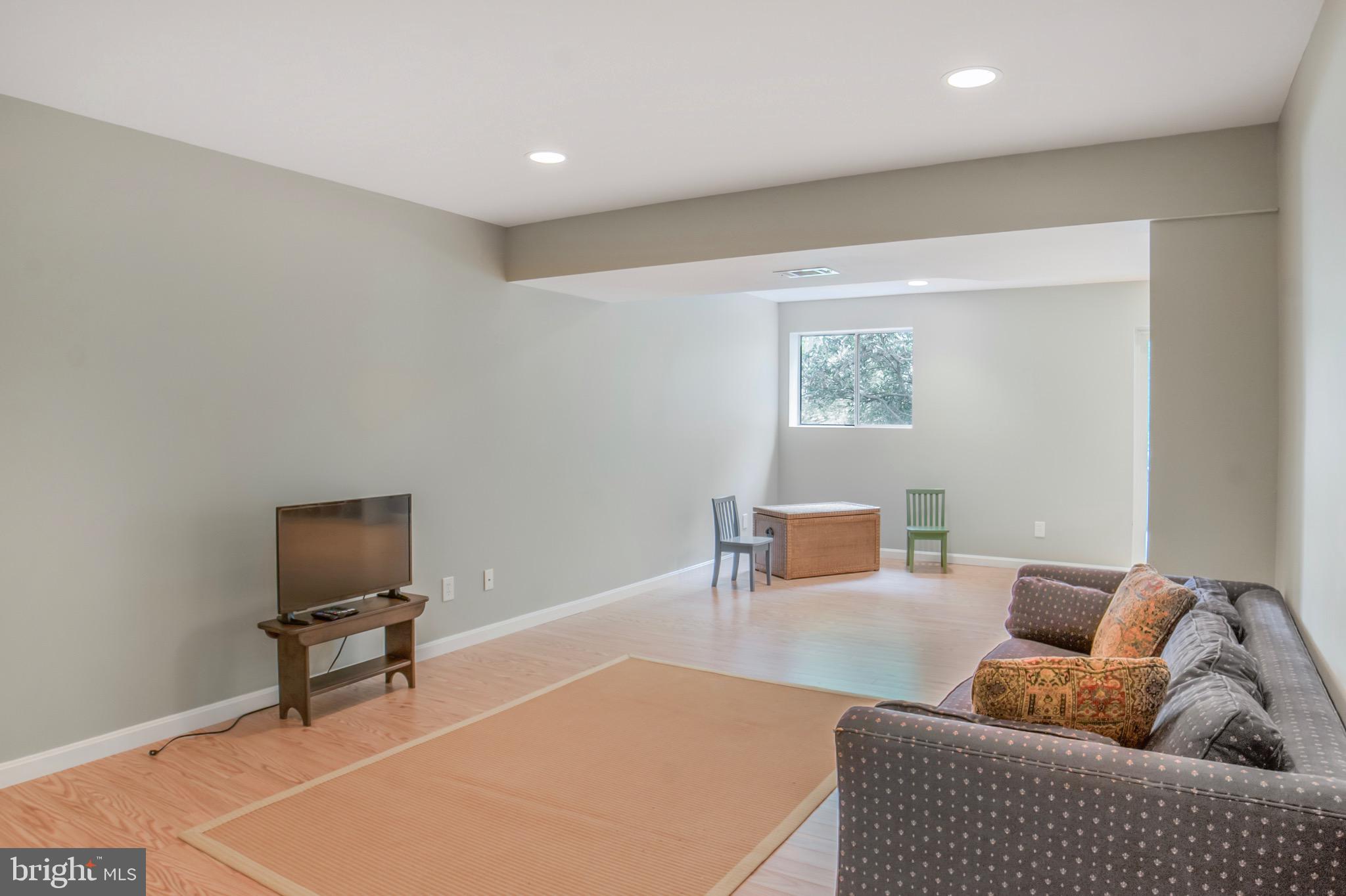 TALL OAKS - Residential