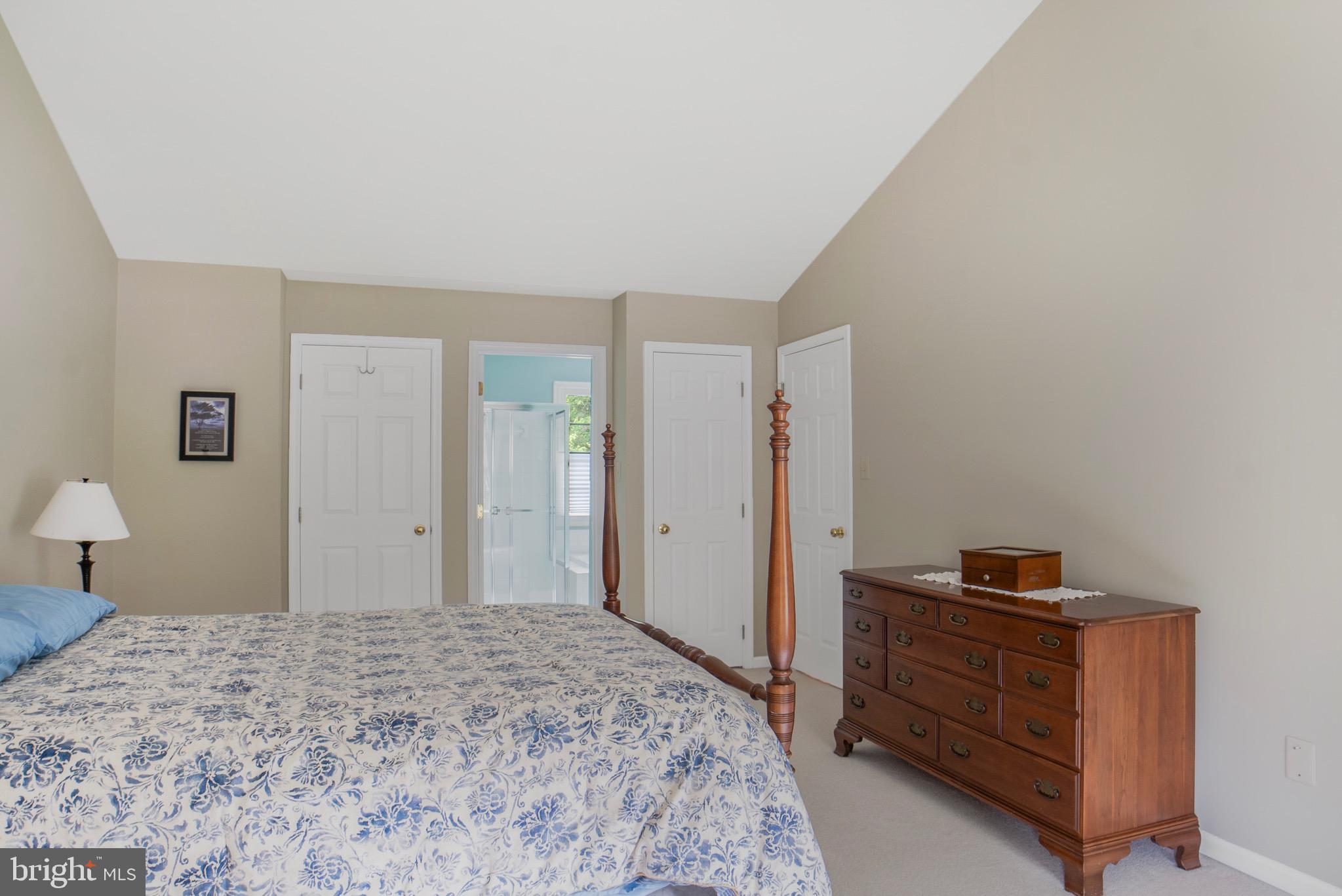 TALL OAKS - Residential