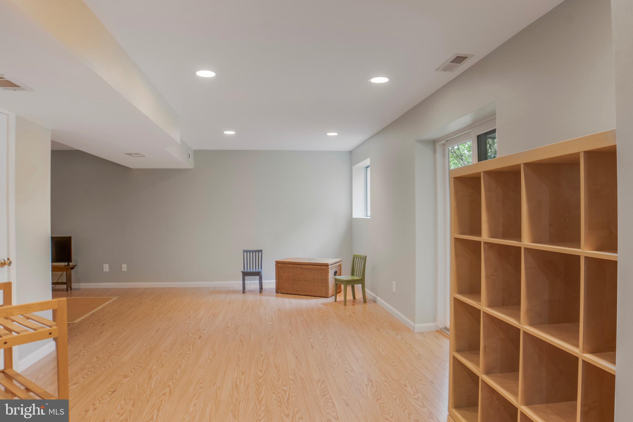 TALL OAKS - Residential