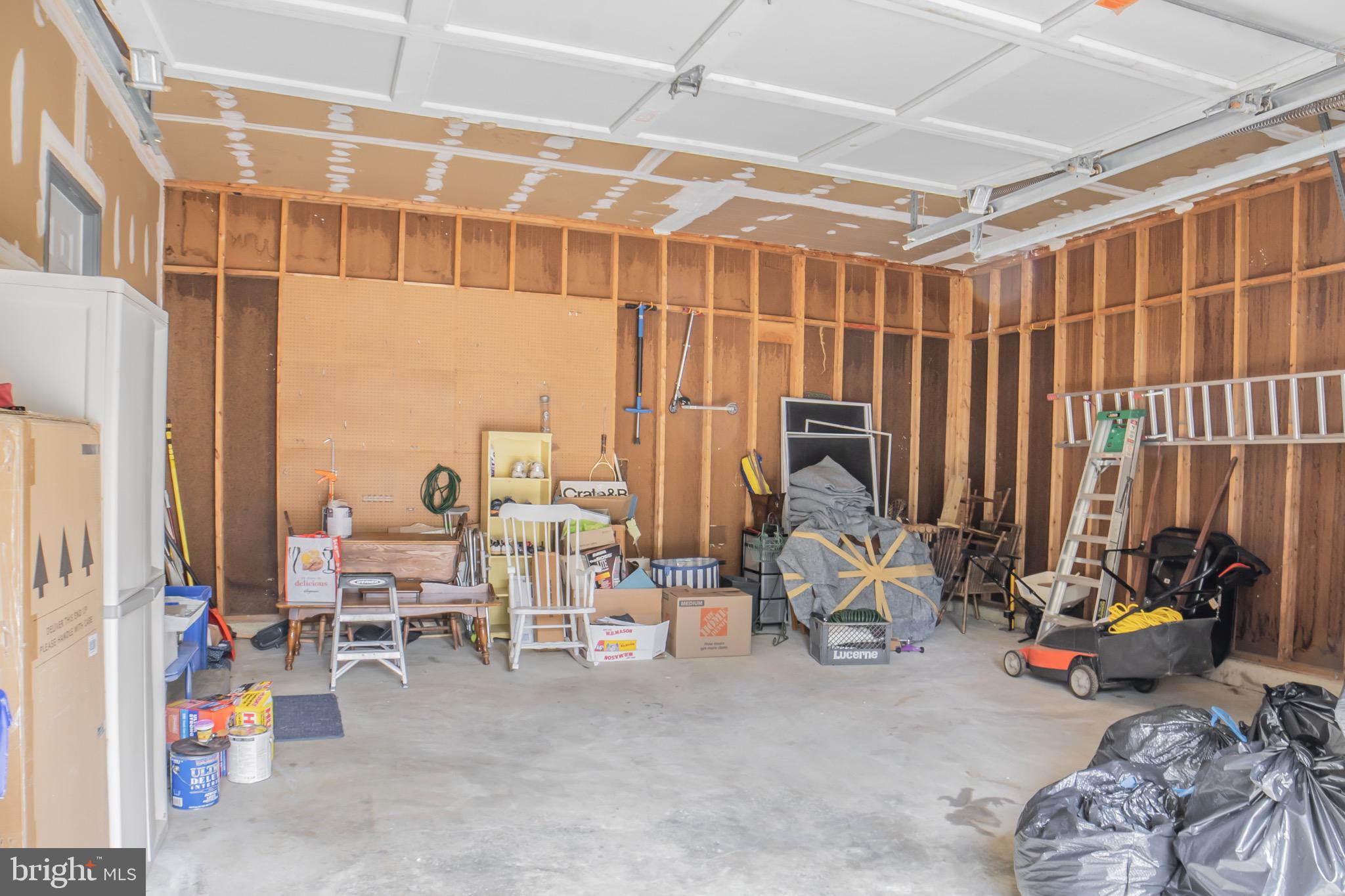 TALL OAKS - Residential