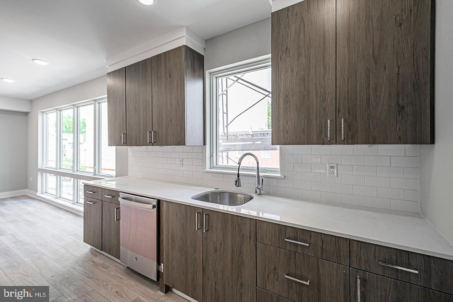 GRADUATE HOSPITAL - Residential Lease