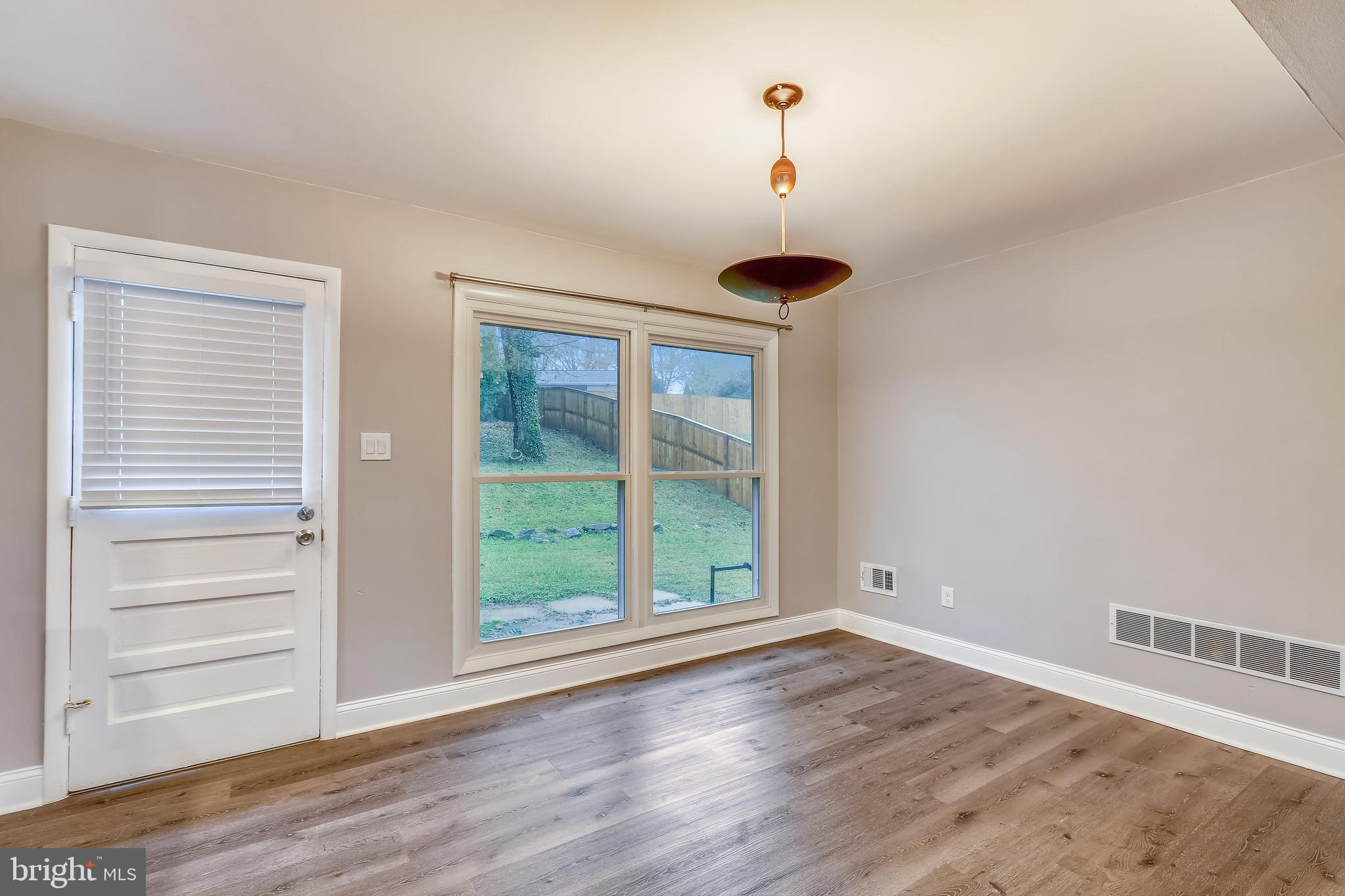 ASPEN HILL PARK - Residential Lease