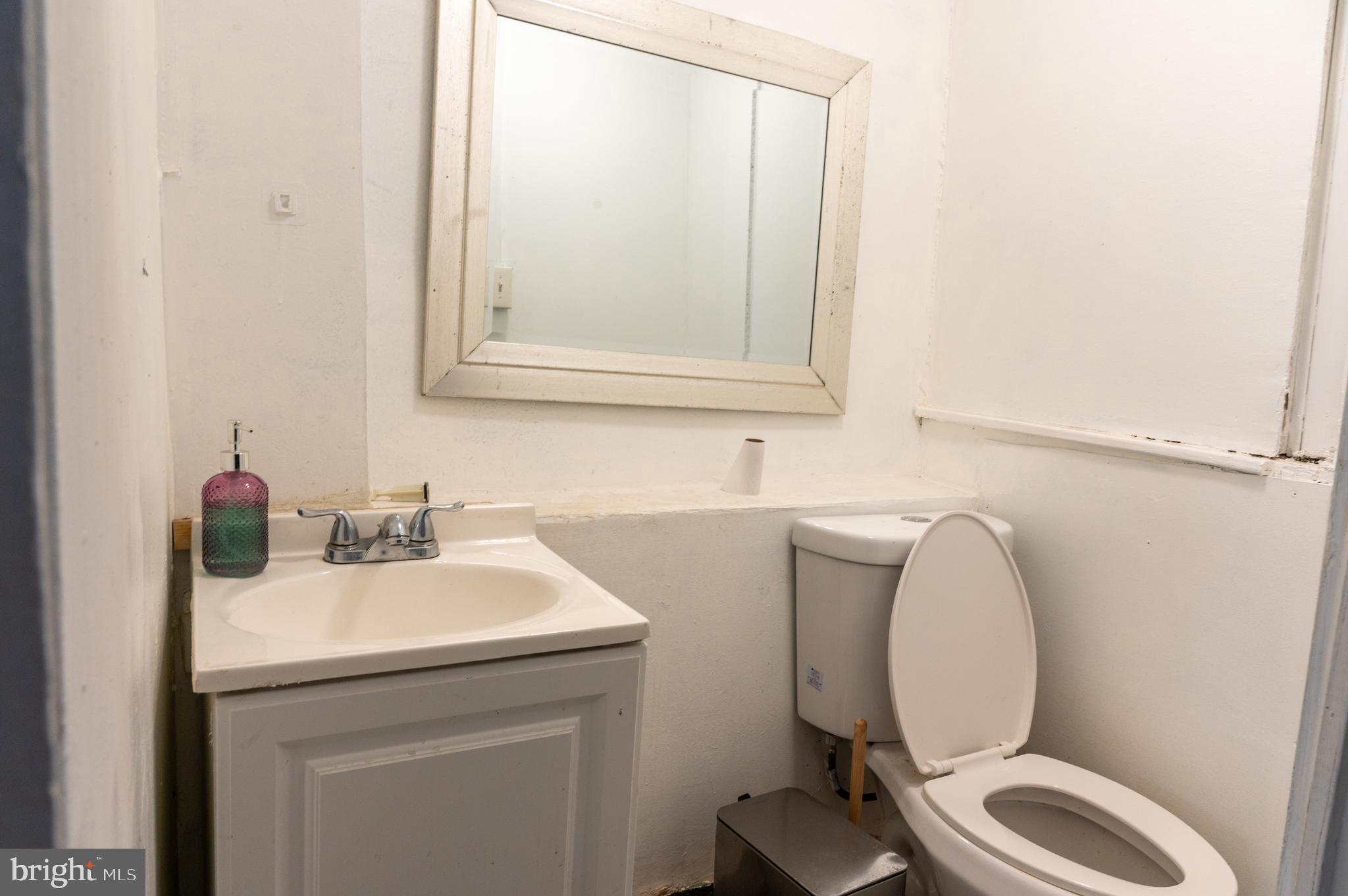 835 E CHELTEN AVENUE