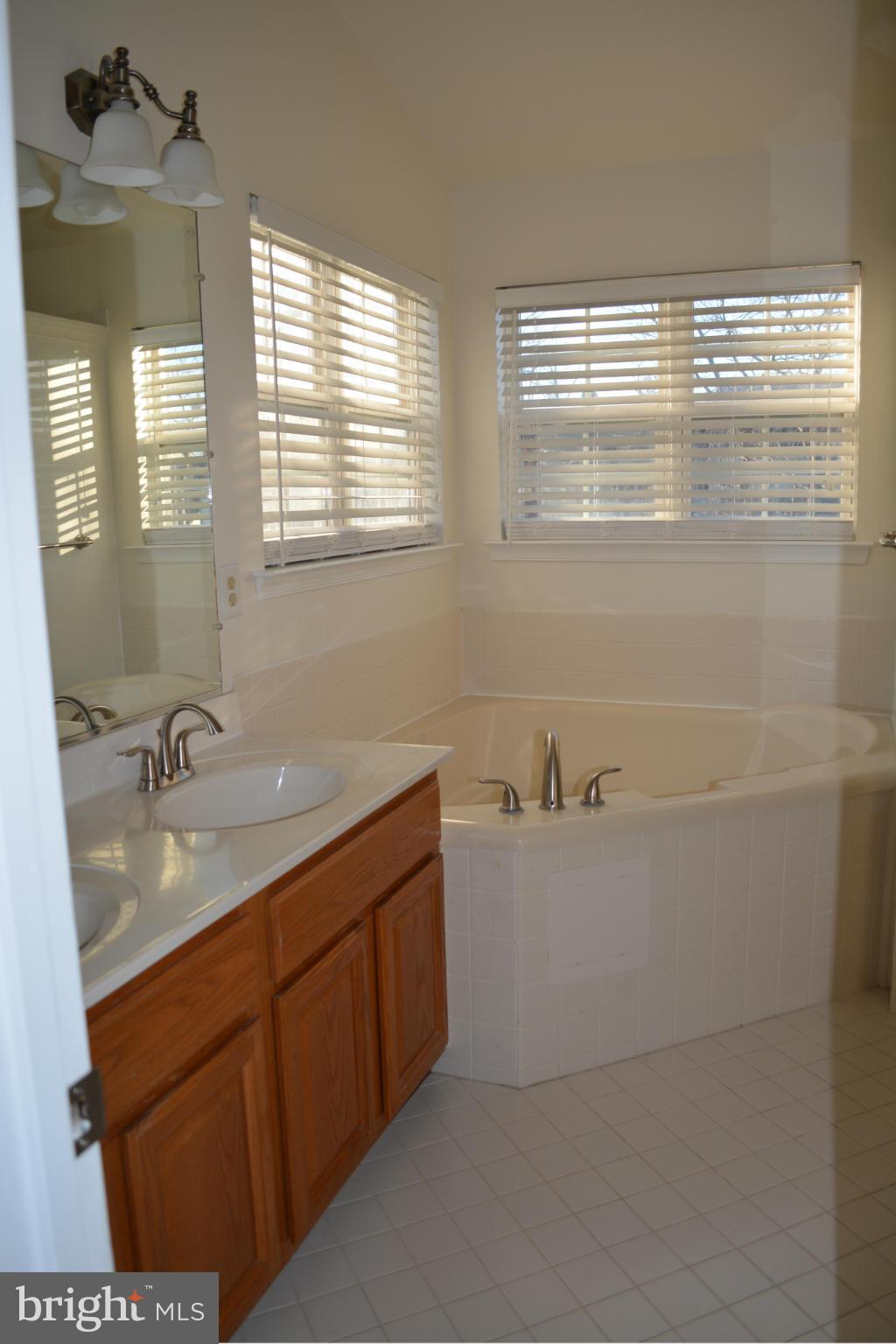 CONSTITUTION HILLS - Residential