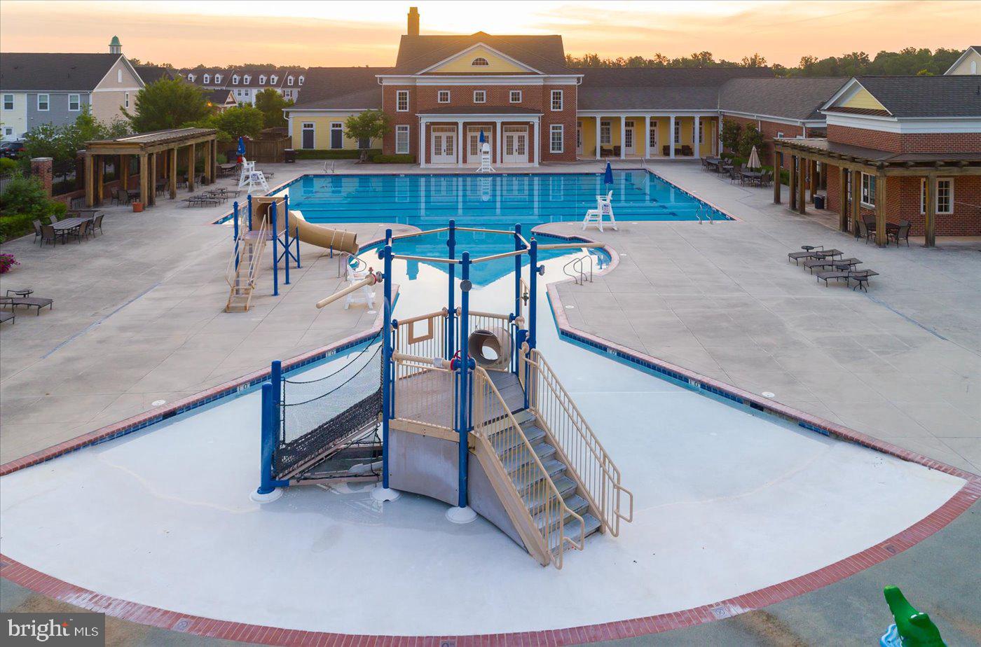 LADYSMITH VILLAGE - Residential