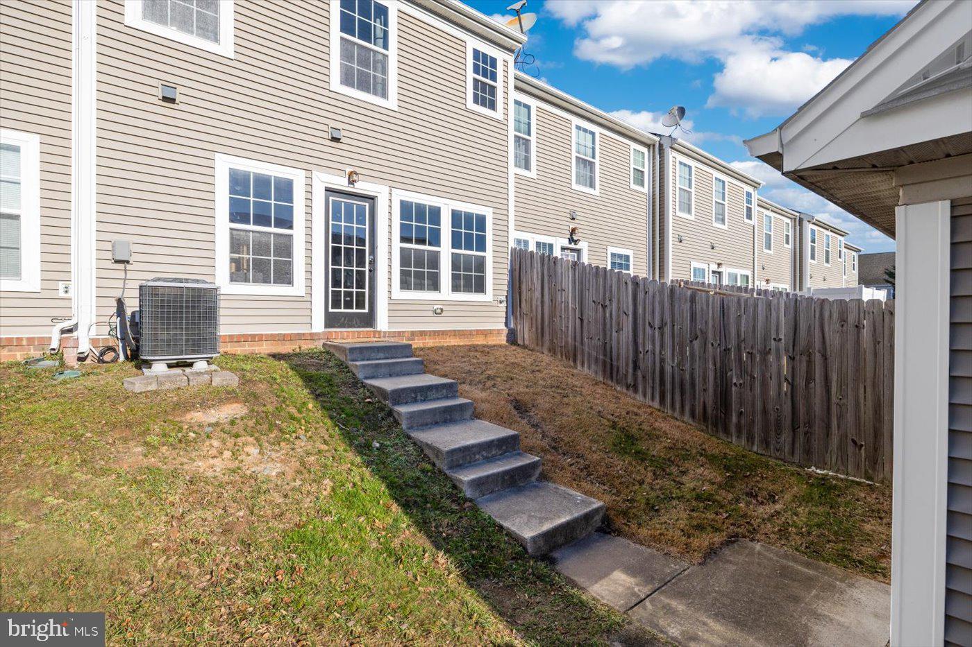 LADYSMITH VILLAGE - Residential