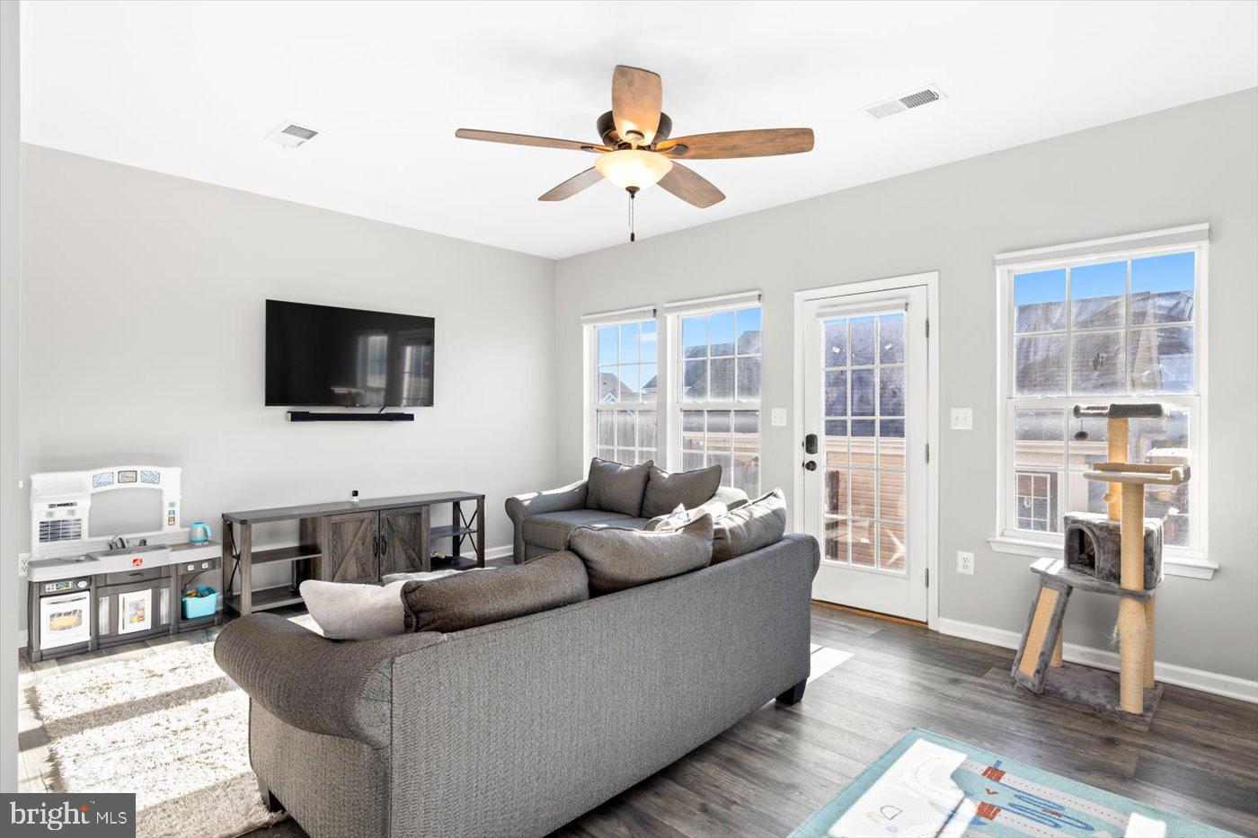 LADYSMITH VILLAGE - Residential