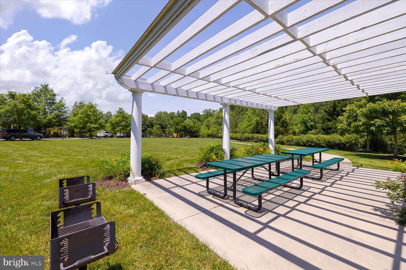 LADYSMITH VILLAGE - Residential