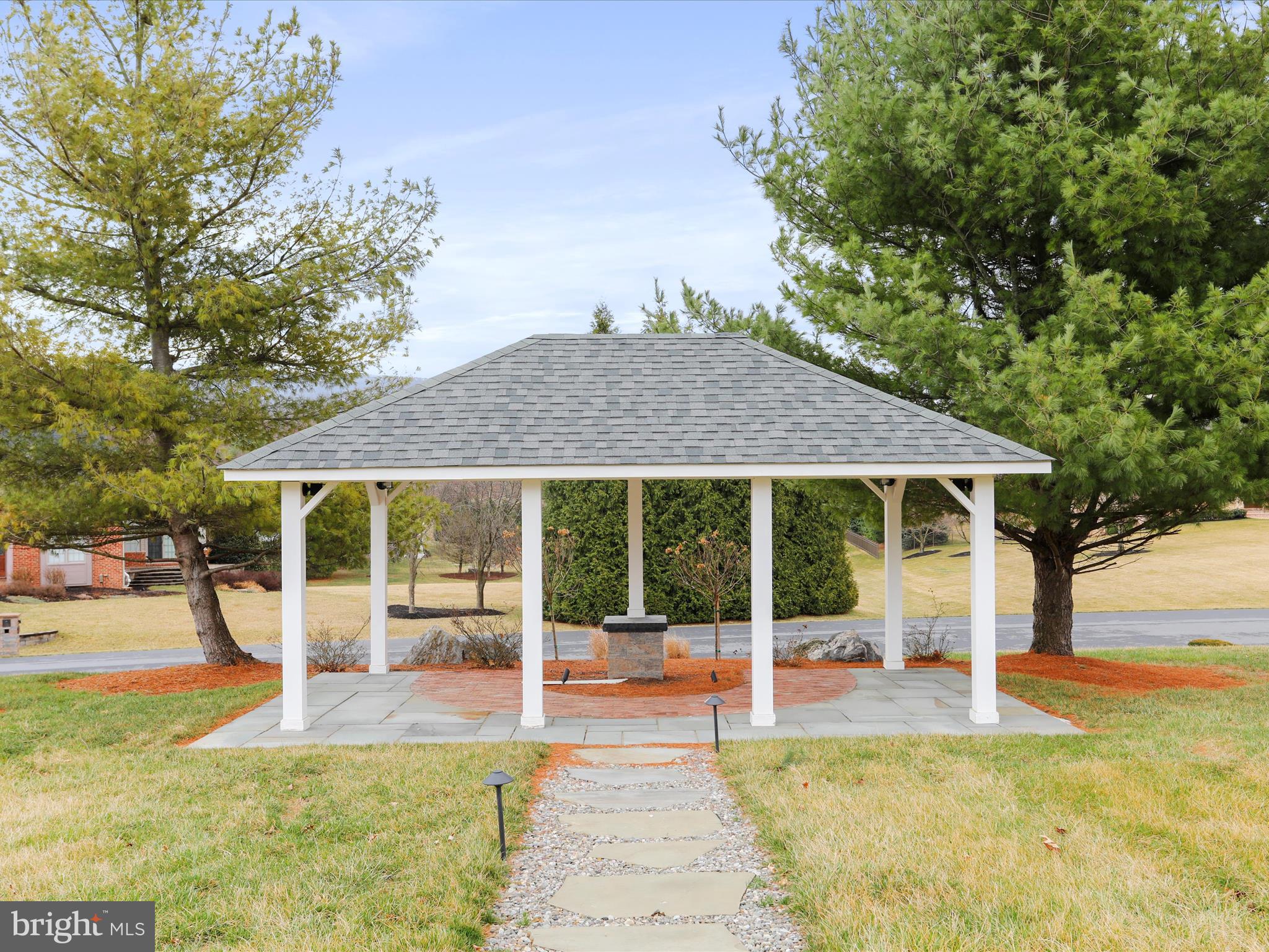 PEMBERTON - Residential