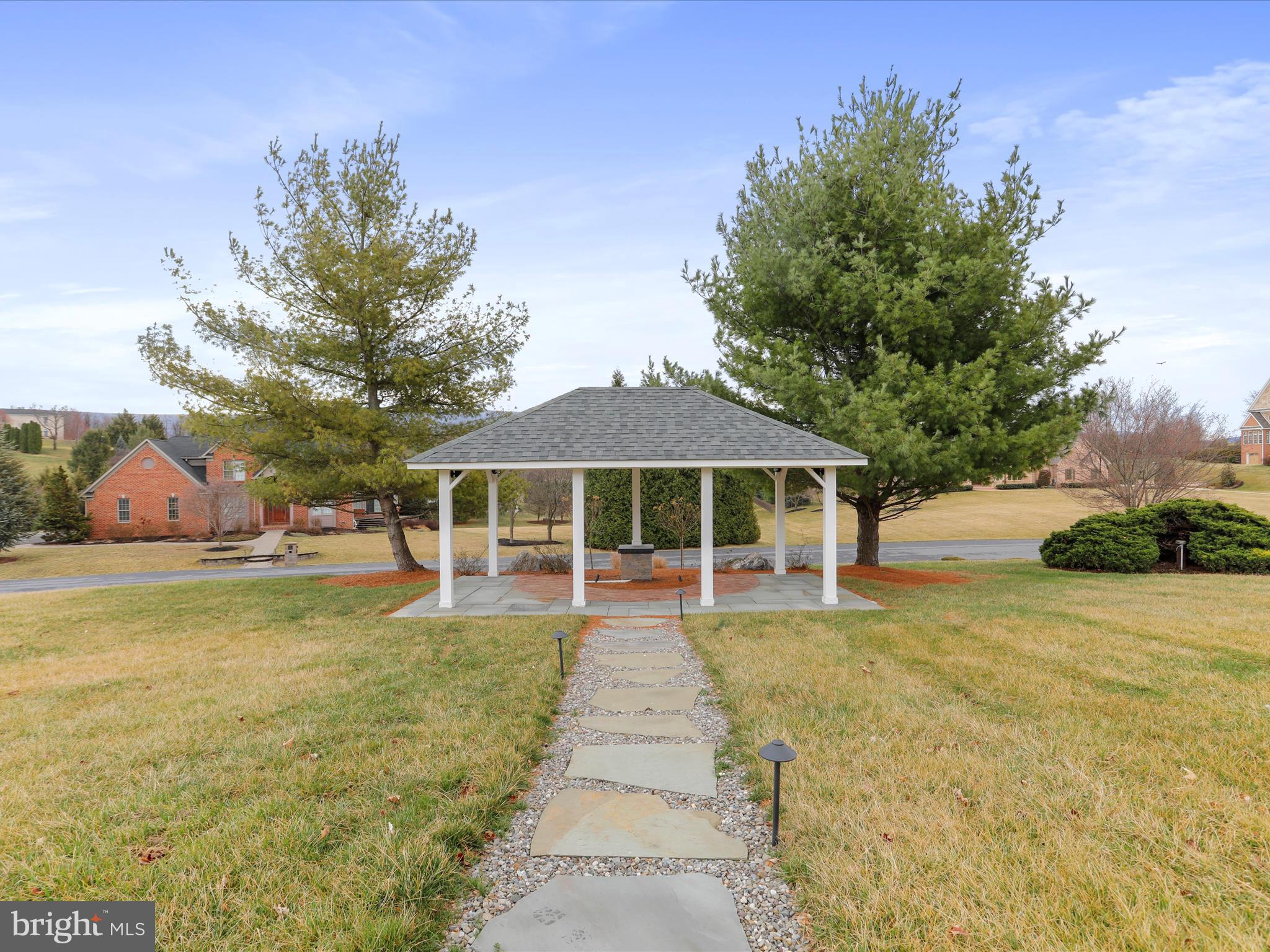 PEMBERTON - Residential