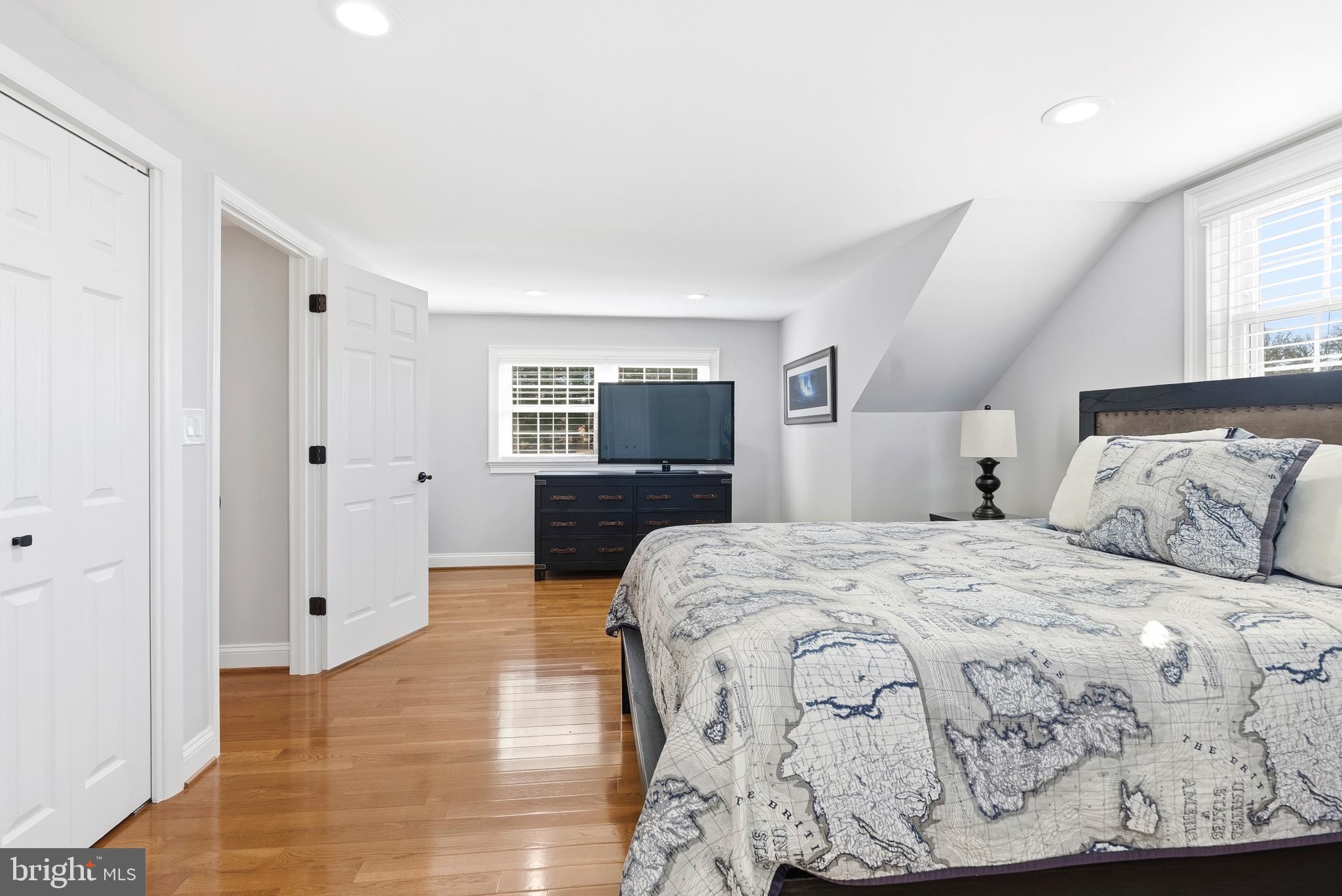 FLOHRVILLE - Residential