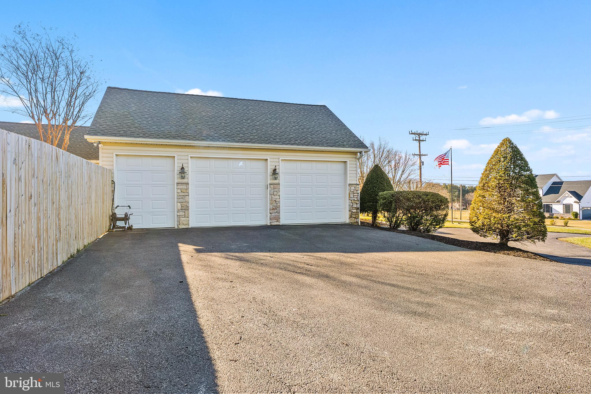 FLOHRVILLE - Residential