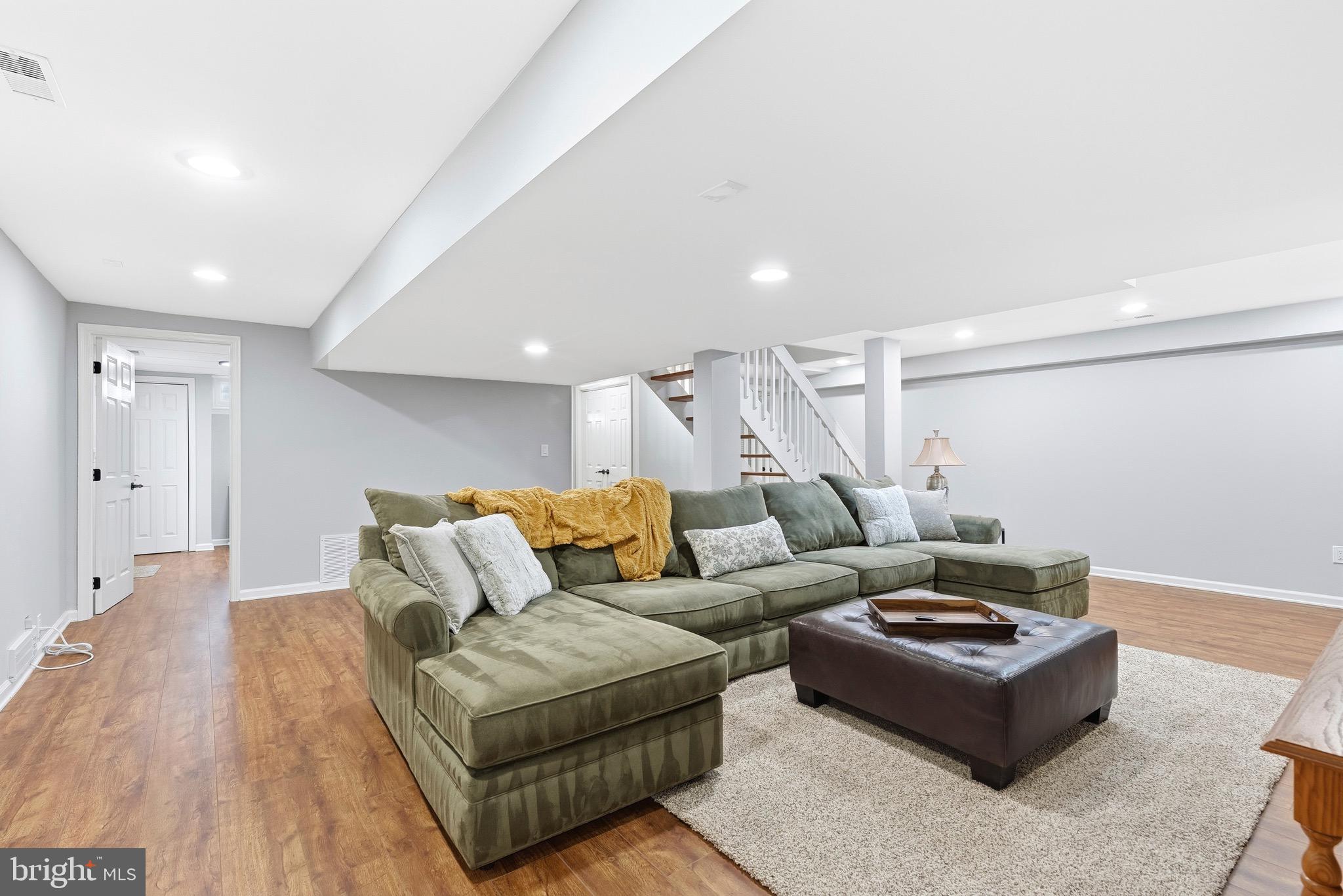 FLOHRVILLE - Residential