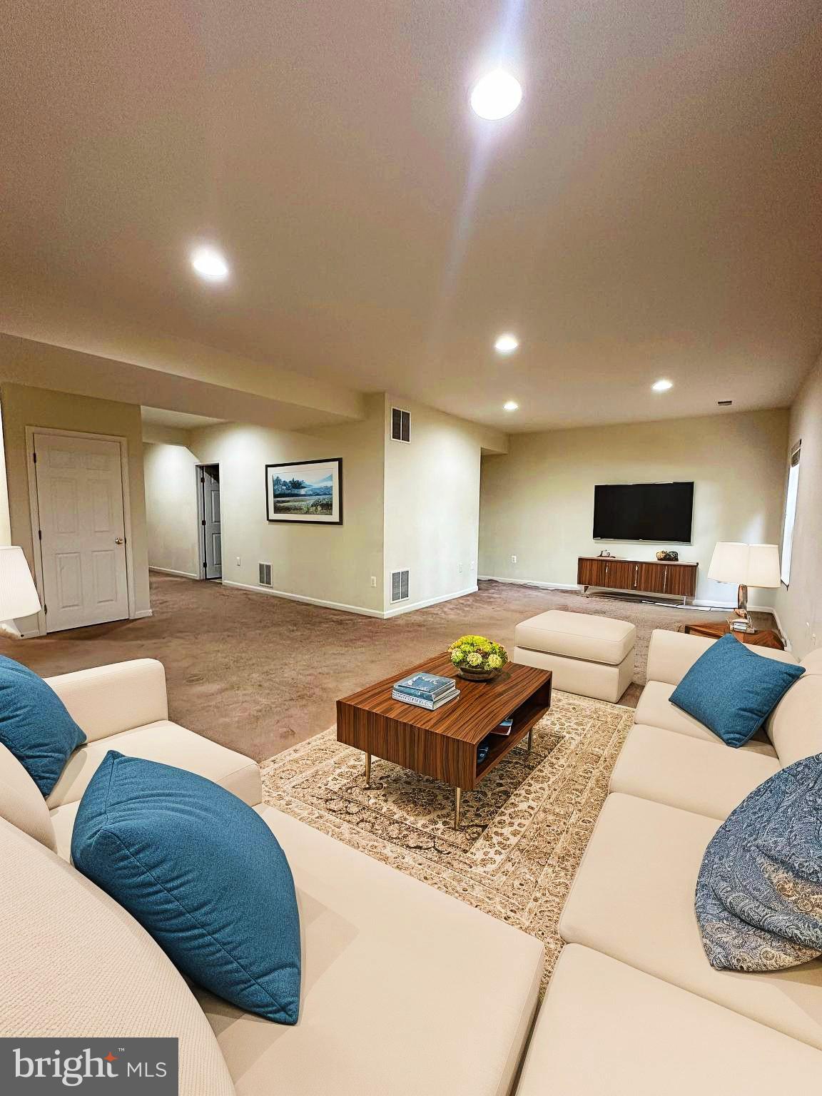 NORTH RIDGE - Residential Lease