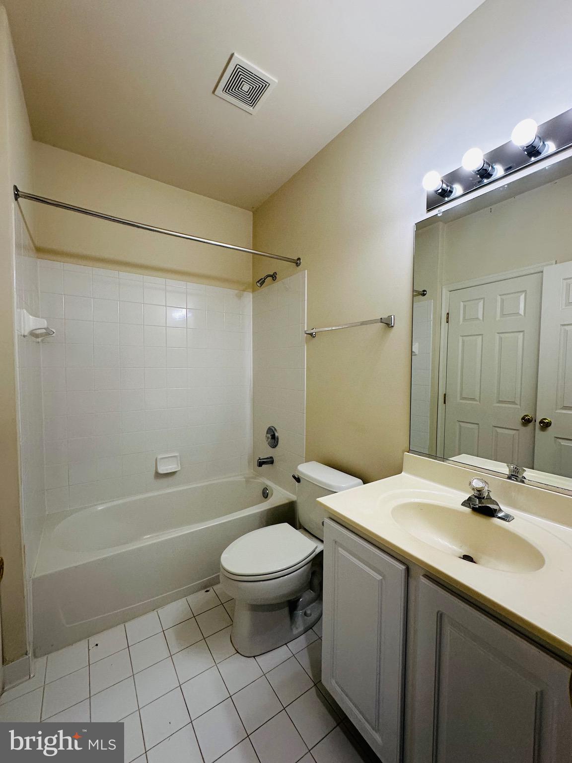 NORTH RIDGE - Residential Lease