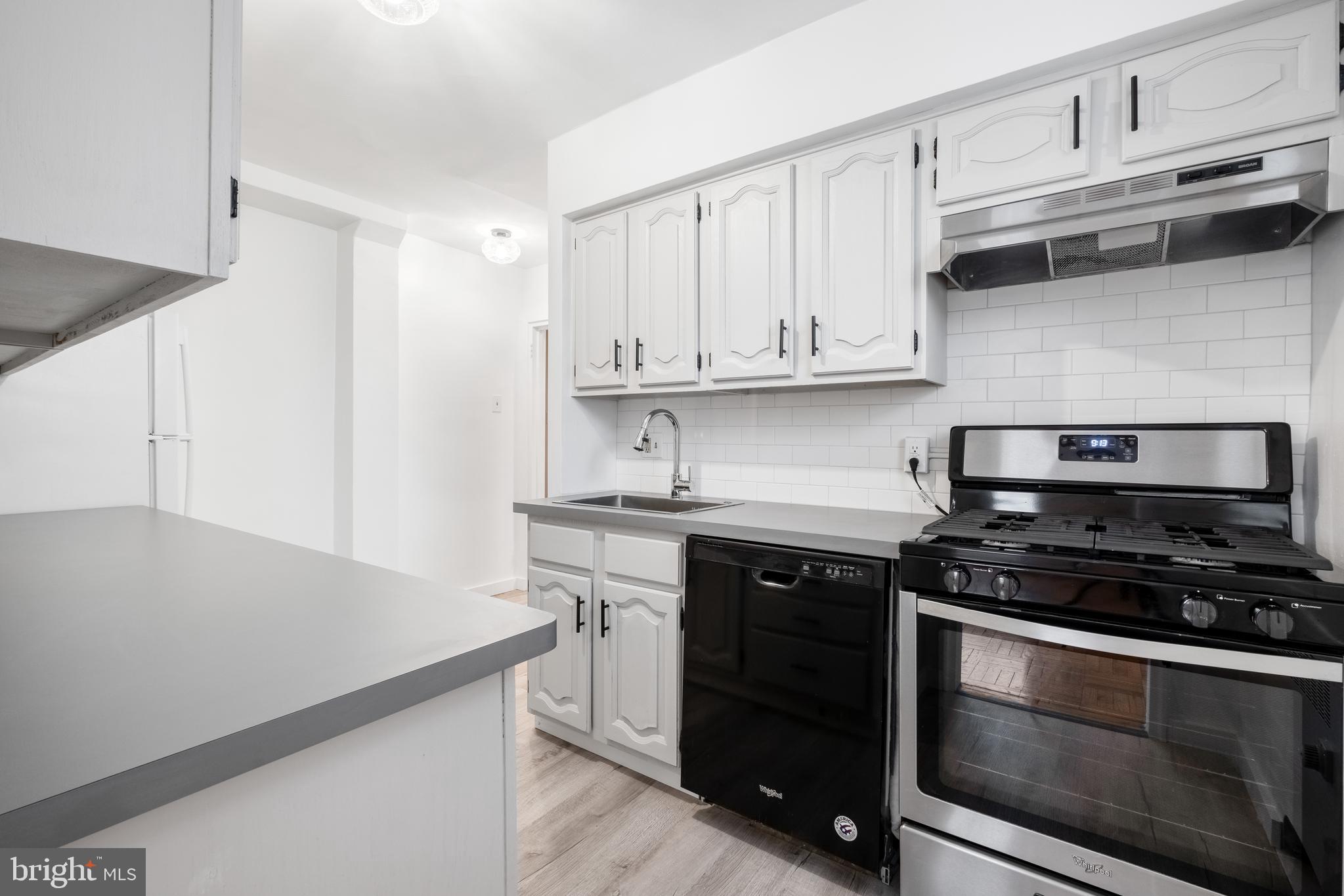 WYNNEWOOD PLAZA - Residential