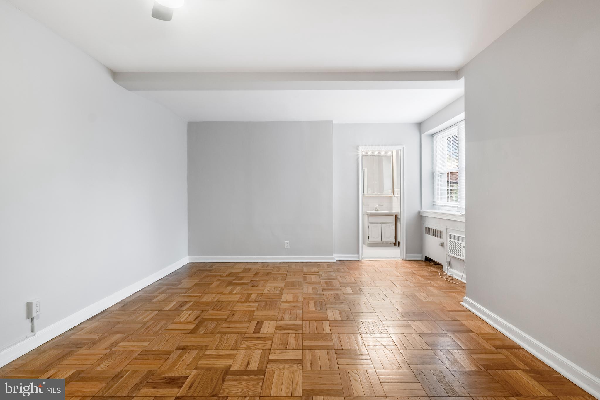 WYNNEWOOD PLAZA - Residential