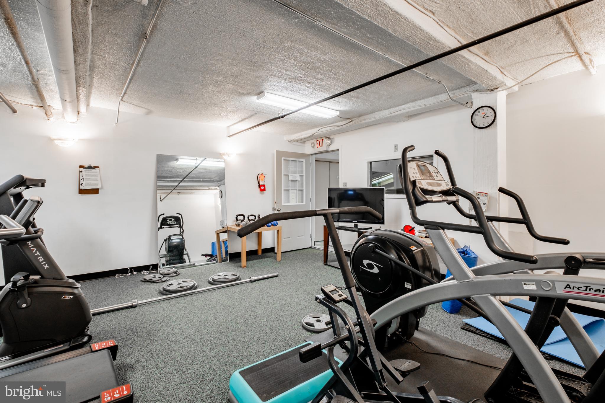 WYNNEWOOD PLAZA - Residential