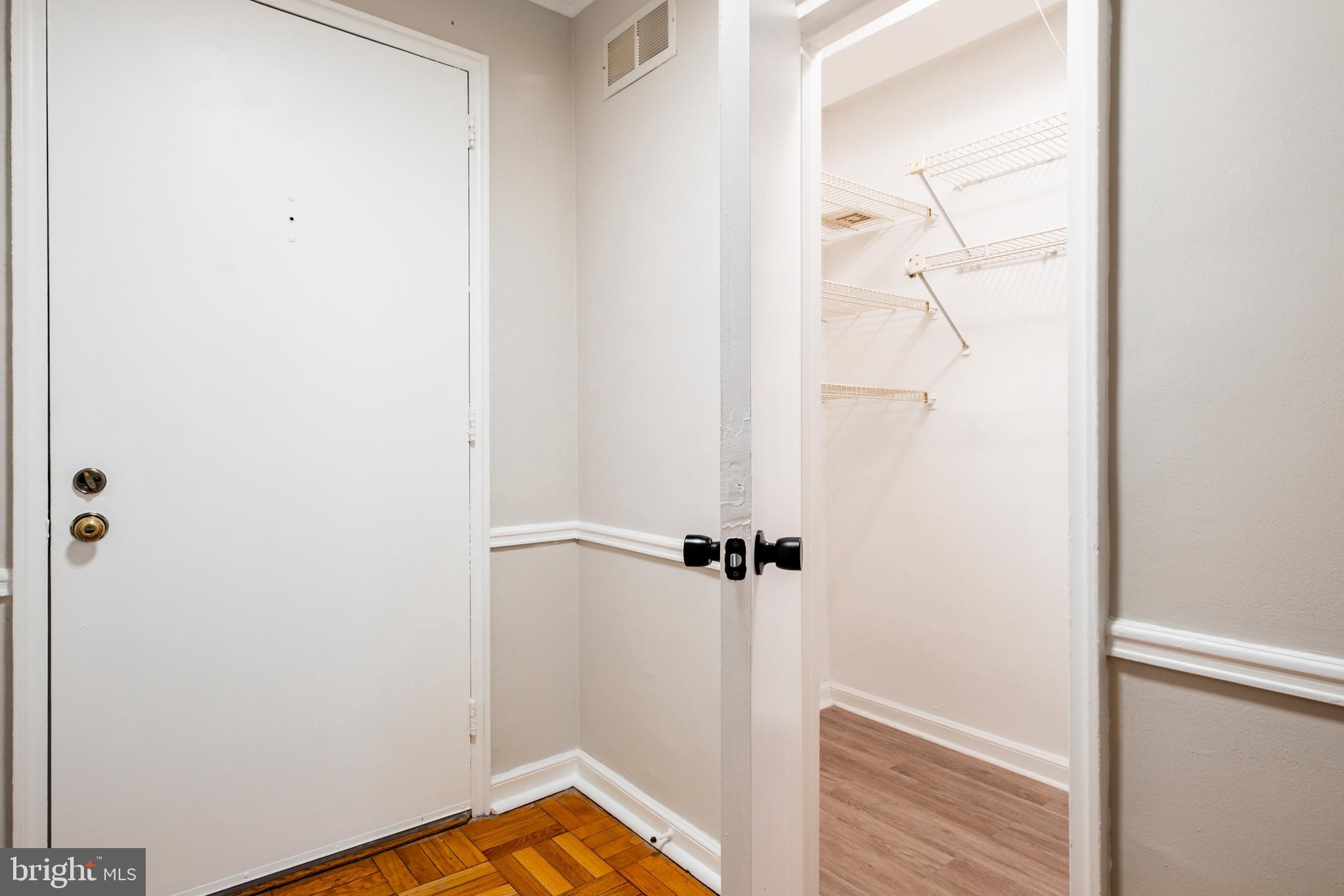 WYNNEWOOD PLAZA - Residential