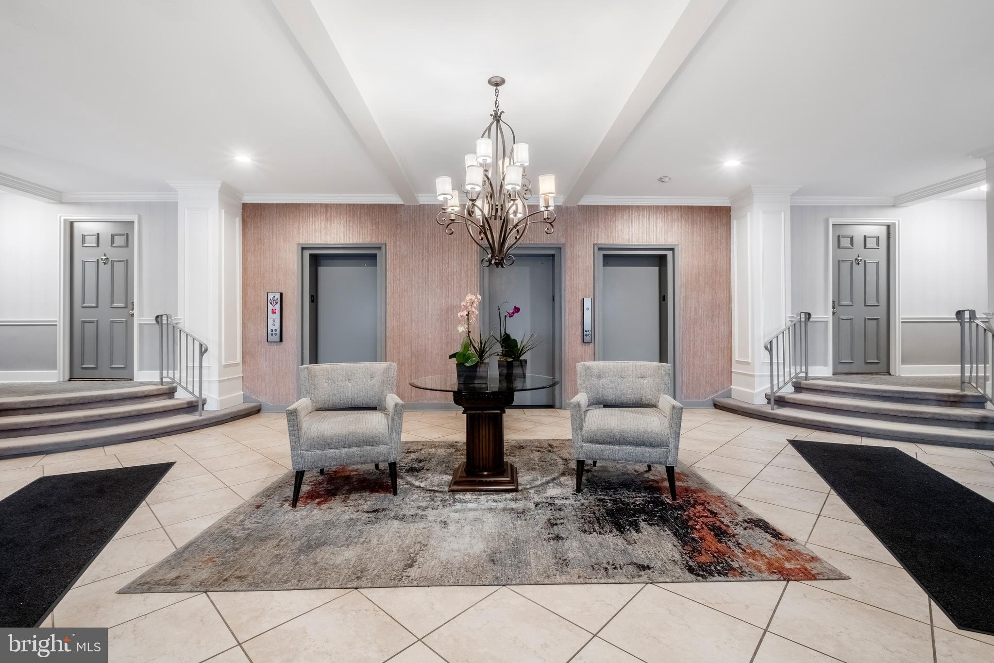 WYNNEWOOD PLAZA - Residential