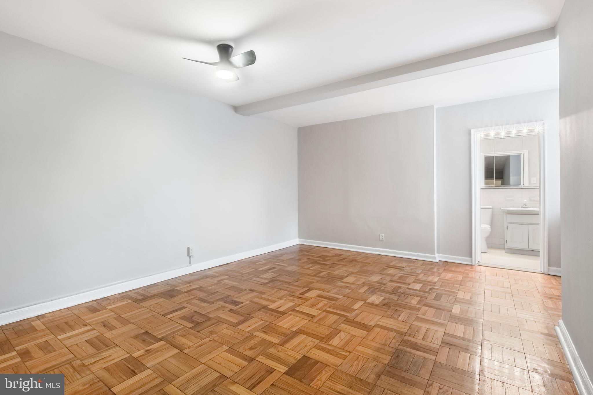 WYNNEWOOD PLAZA - Residential